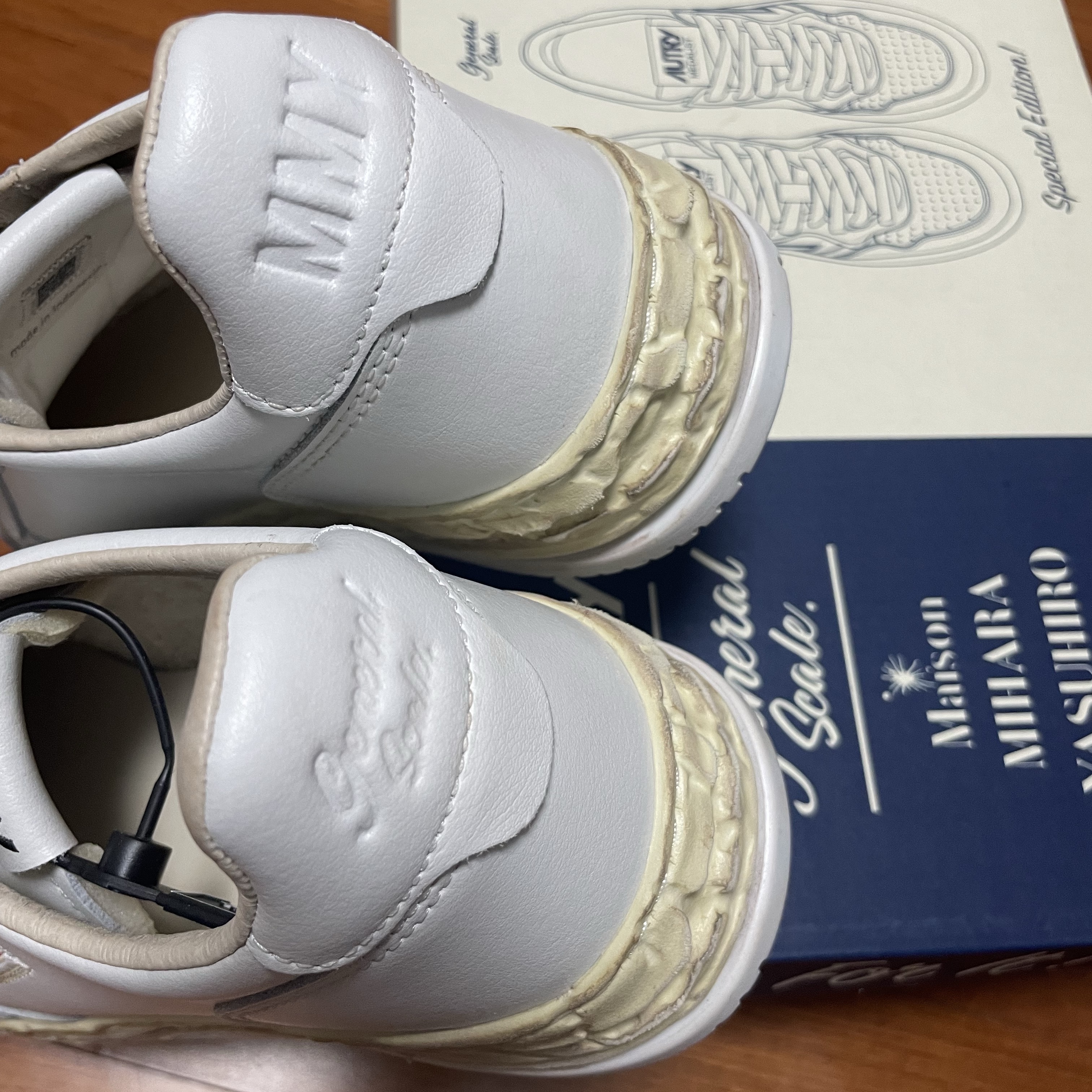 Maison Mihara Yasuhiro x Autry General Scale Medalist Low Super Vintage White 착용 스타일 - 3