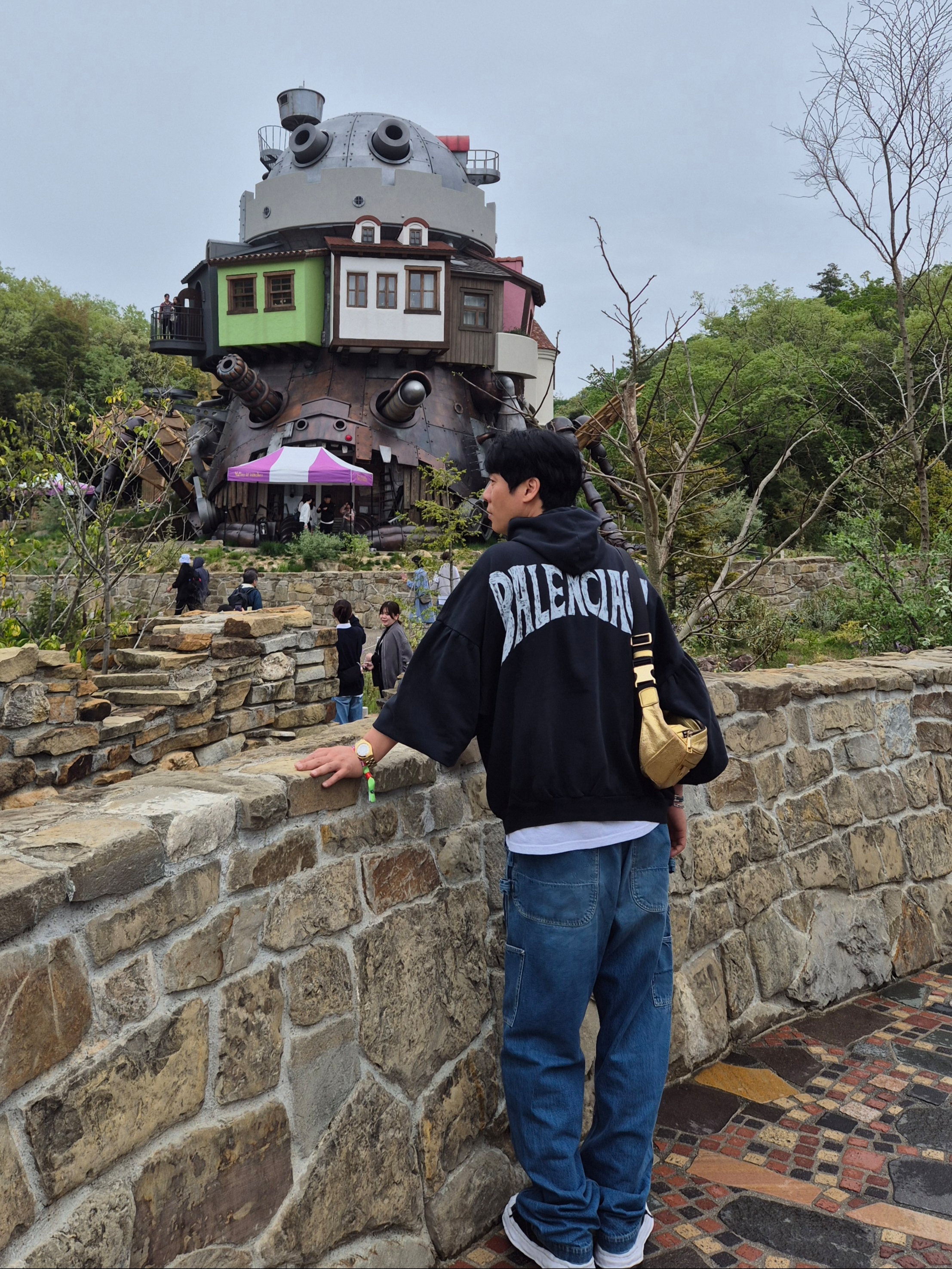 Balenciaga Paris Tropical Round Oversized Hoodie Black White, Kapital 11.5 oz. Denim Lumber Pants Indigo (Processing) 착용 스타일 - 1