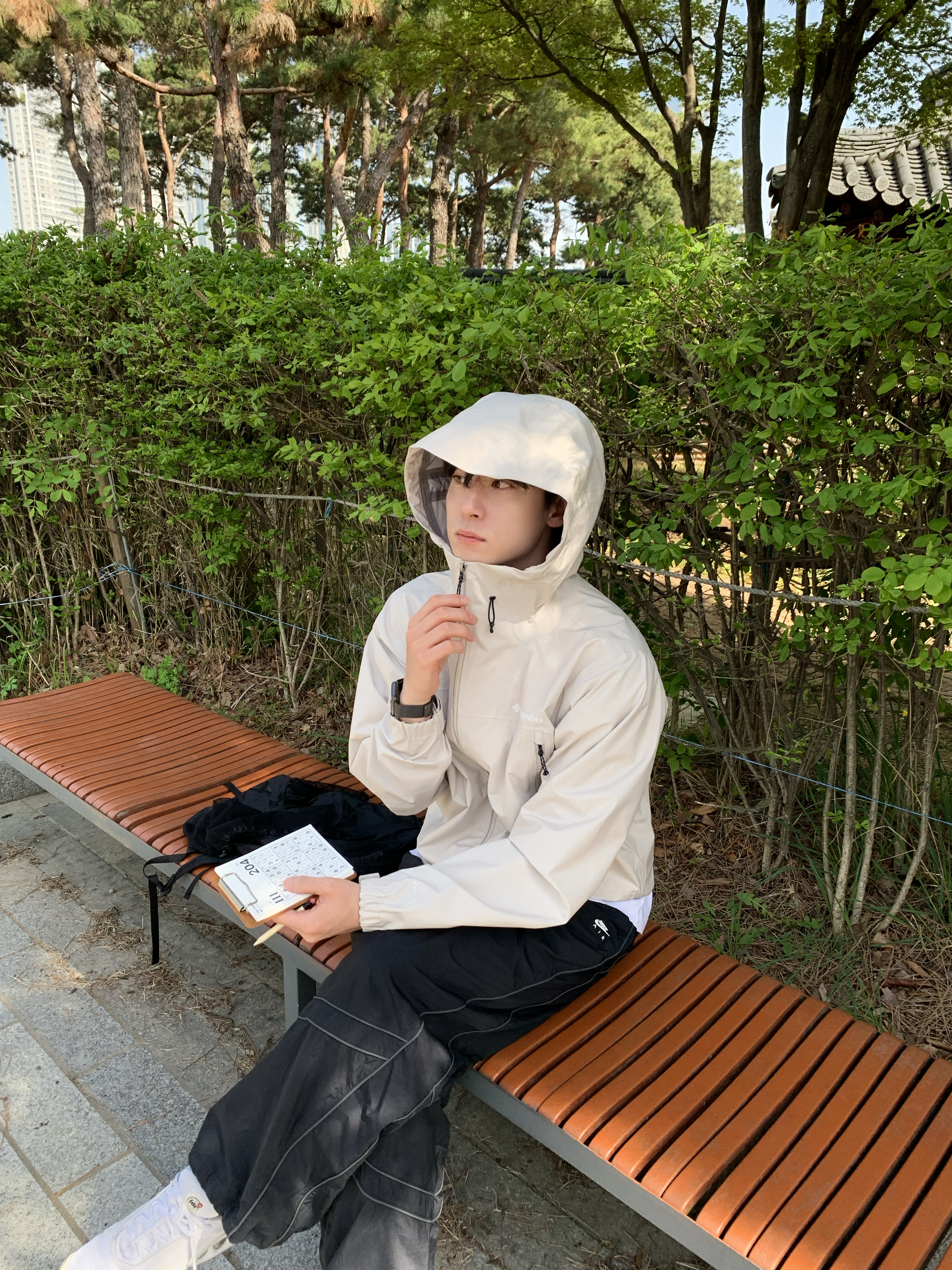 Nike Solo Swoosh Track Pants Black - Asia, Nike Air Max Dn White Metallic Silver 착용 스타일 - 3