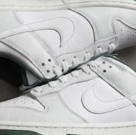 Nike Dunk Low Retro SE Photon Dust Vintage Green 착용 스타일