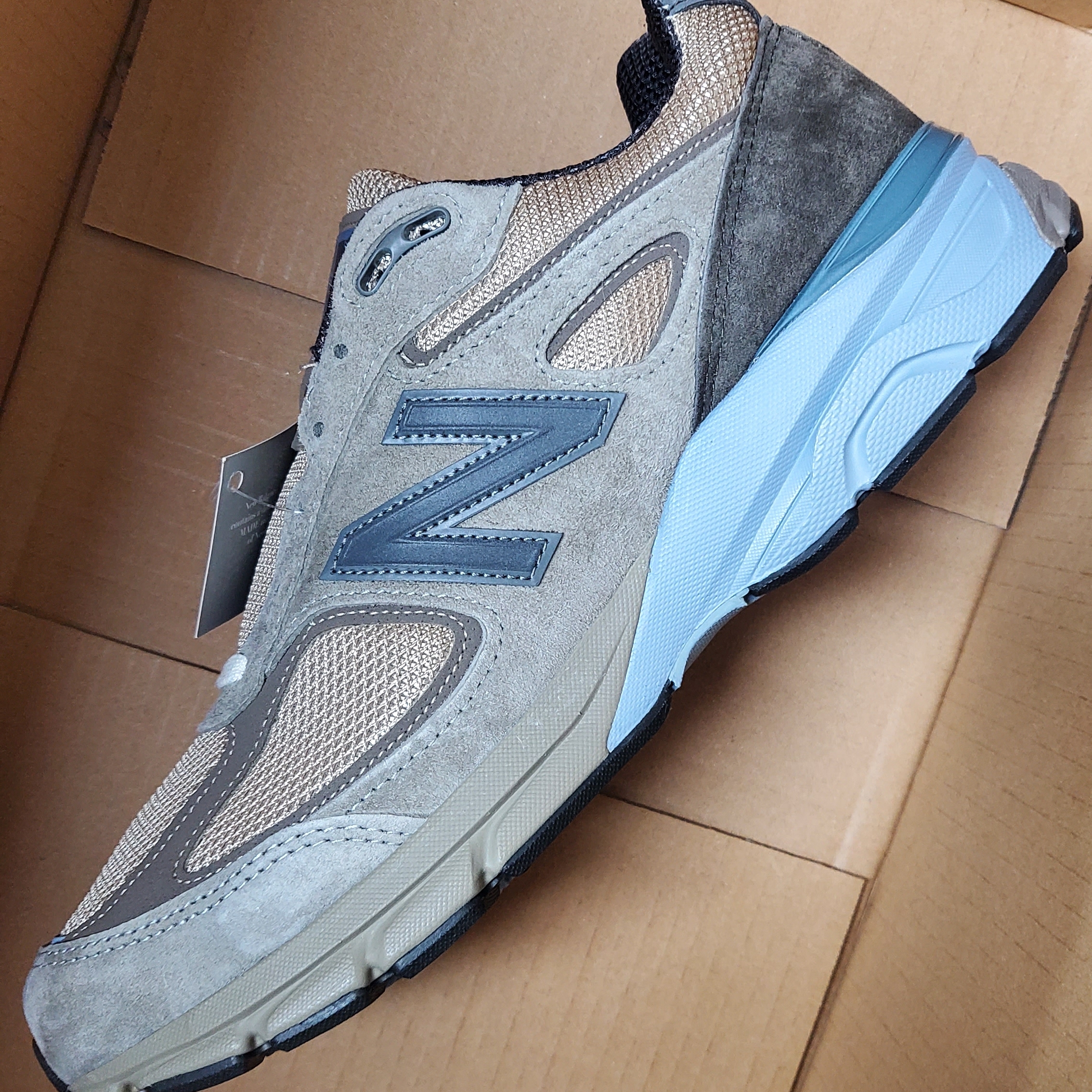 New Balance x Auralee 990v4 Made in USA London Fog 착용 스타일 - 1