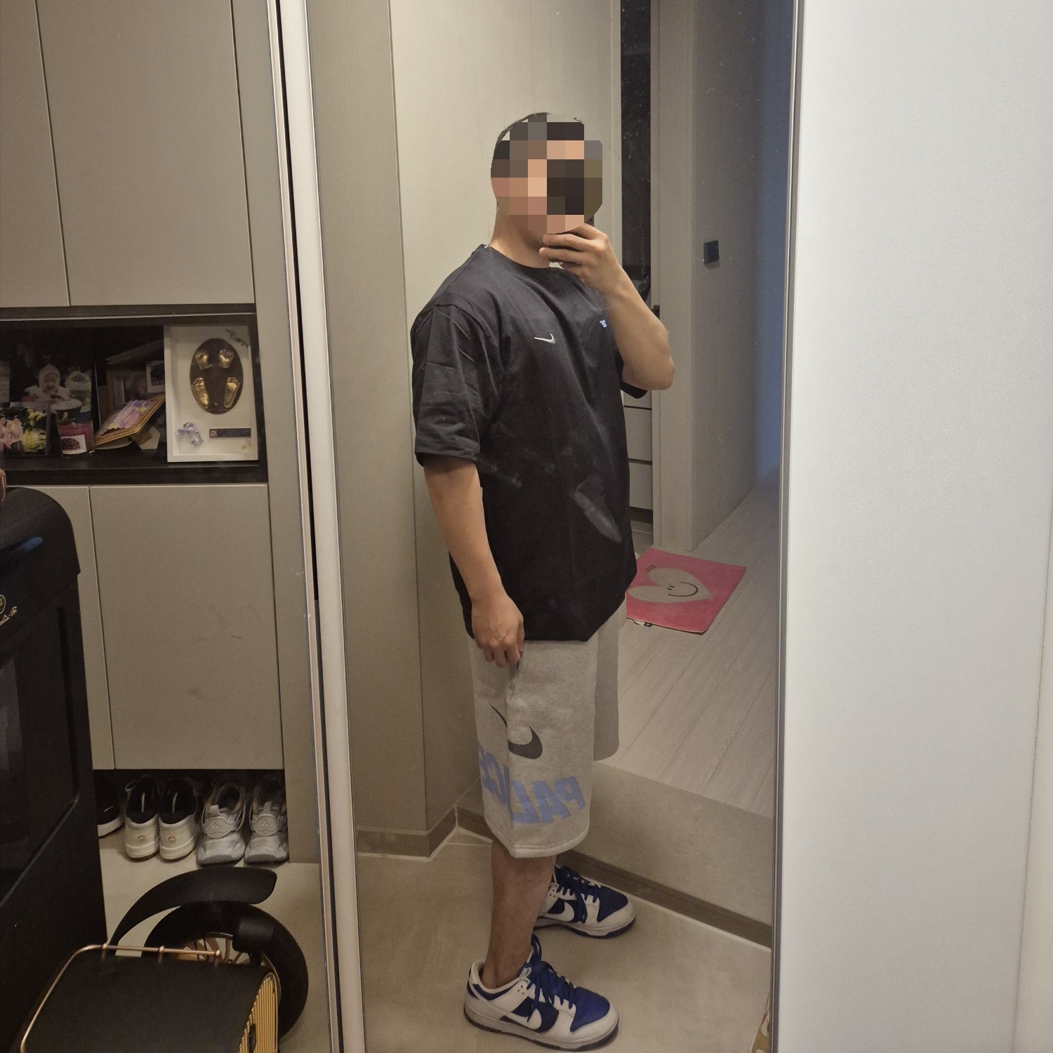 Palace x Nike Font Swoosh T-Shirt Black - 26SS, Palace x Nike Sweat Short Grey Marl - 26SS 착용 스타일 - 3