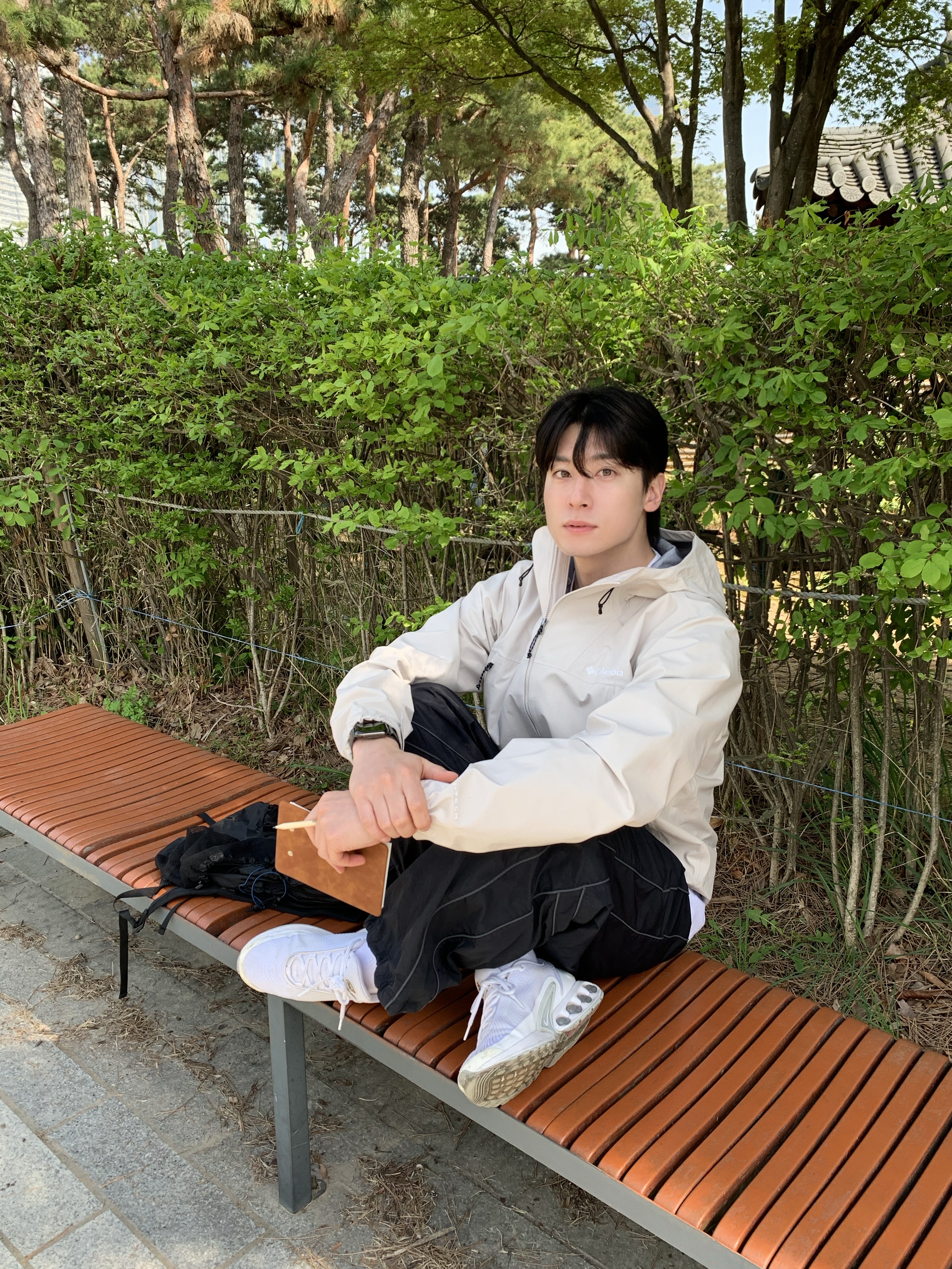 Nike Solo Swoosh Track Pants Black - Asia, Nike Air Max Dn White Metallic Silver 착용 스타일 - 1
