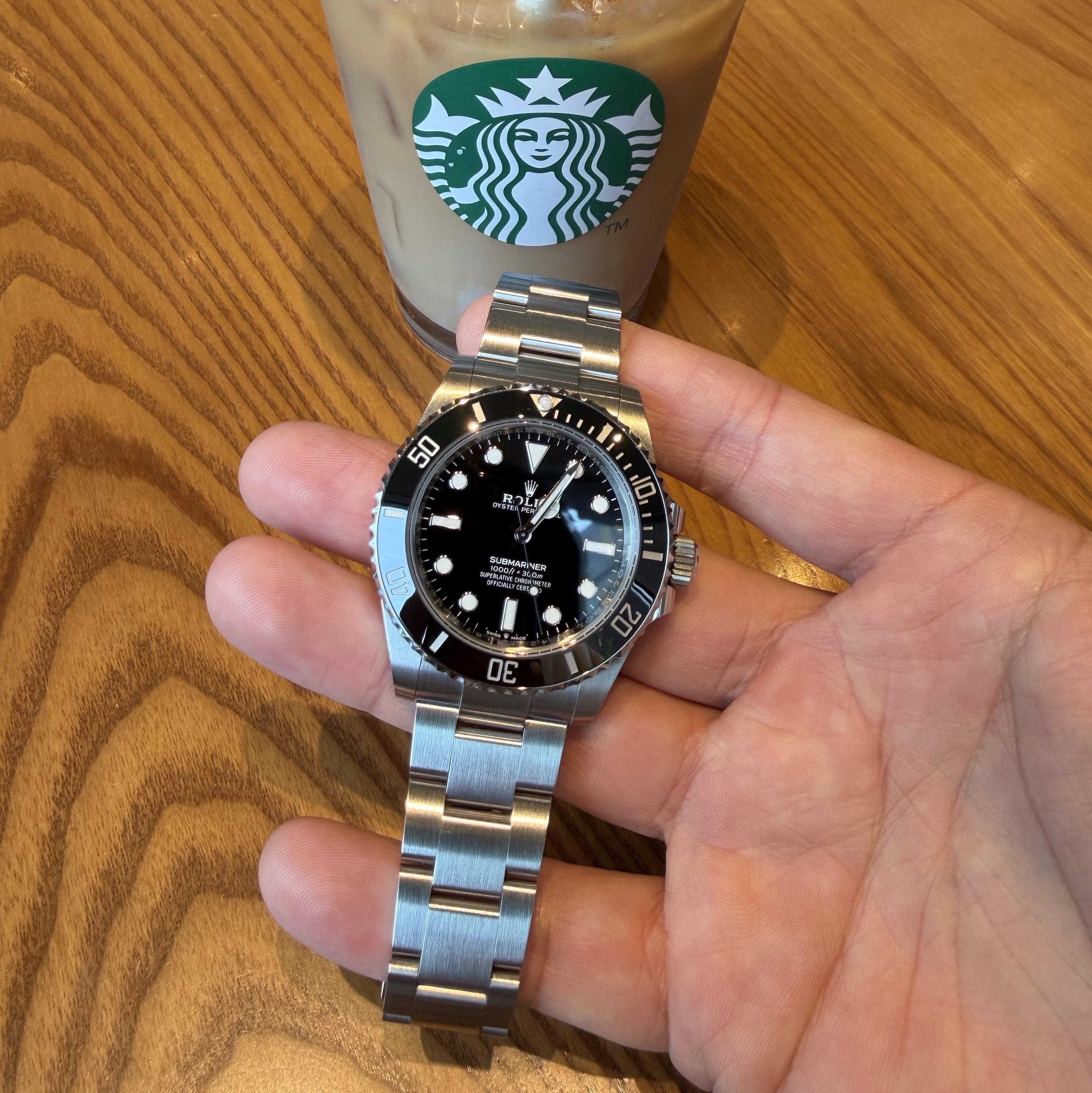 Rolex Submariner 41mm 124060 Black Oyster 착용 스타일 - 1