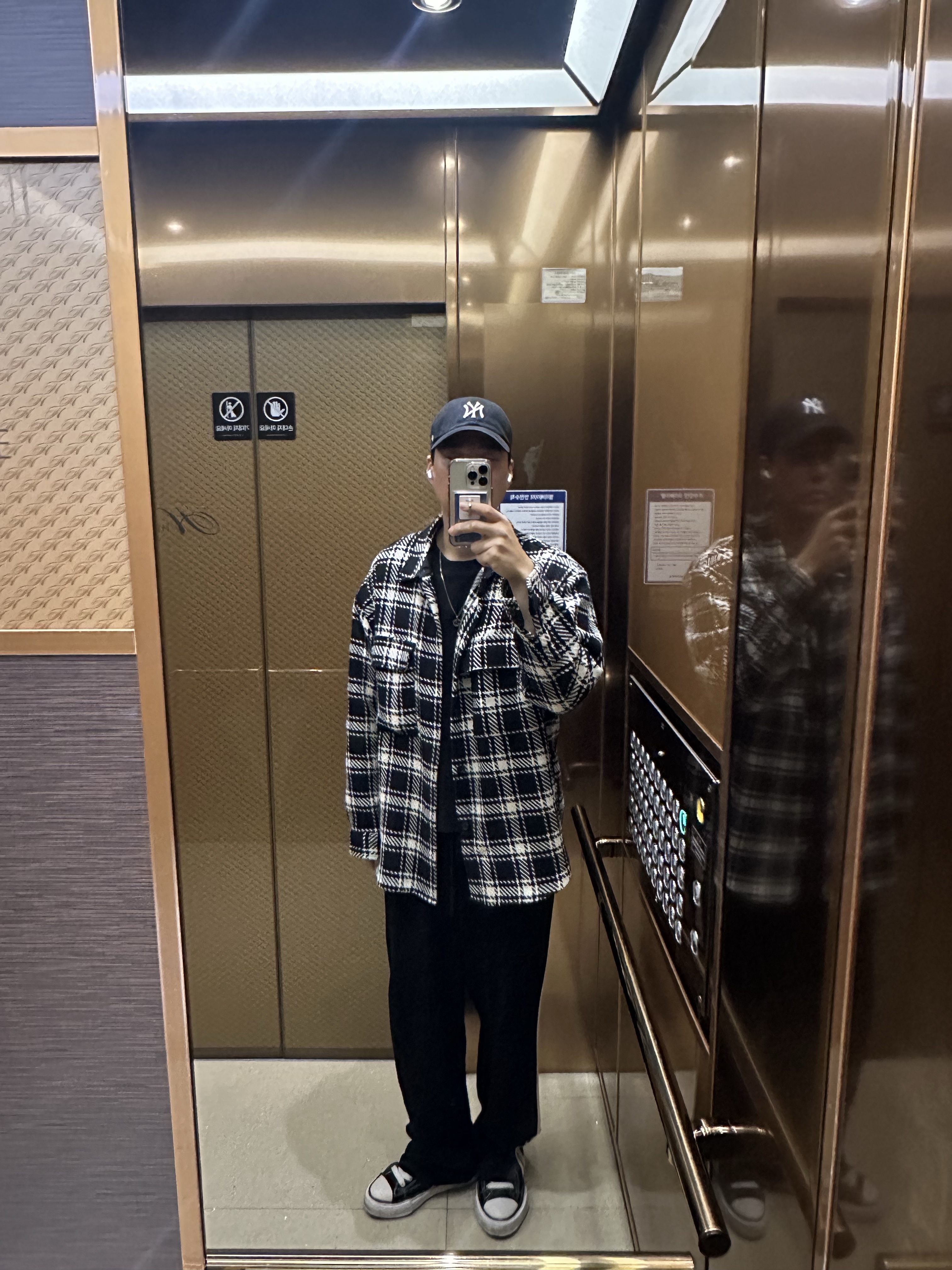 47 Brand New York Yankees BW Clean Up Black, Maison Mihara Yasuhiro Peterson OG Sole Canvas Low Sneakers Black 착용 스타일