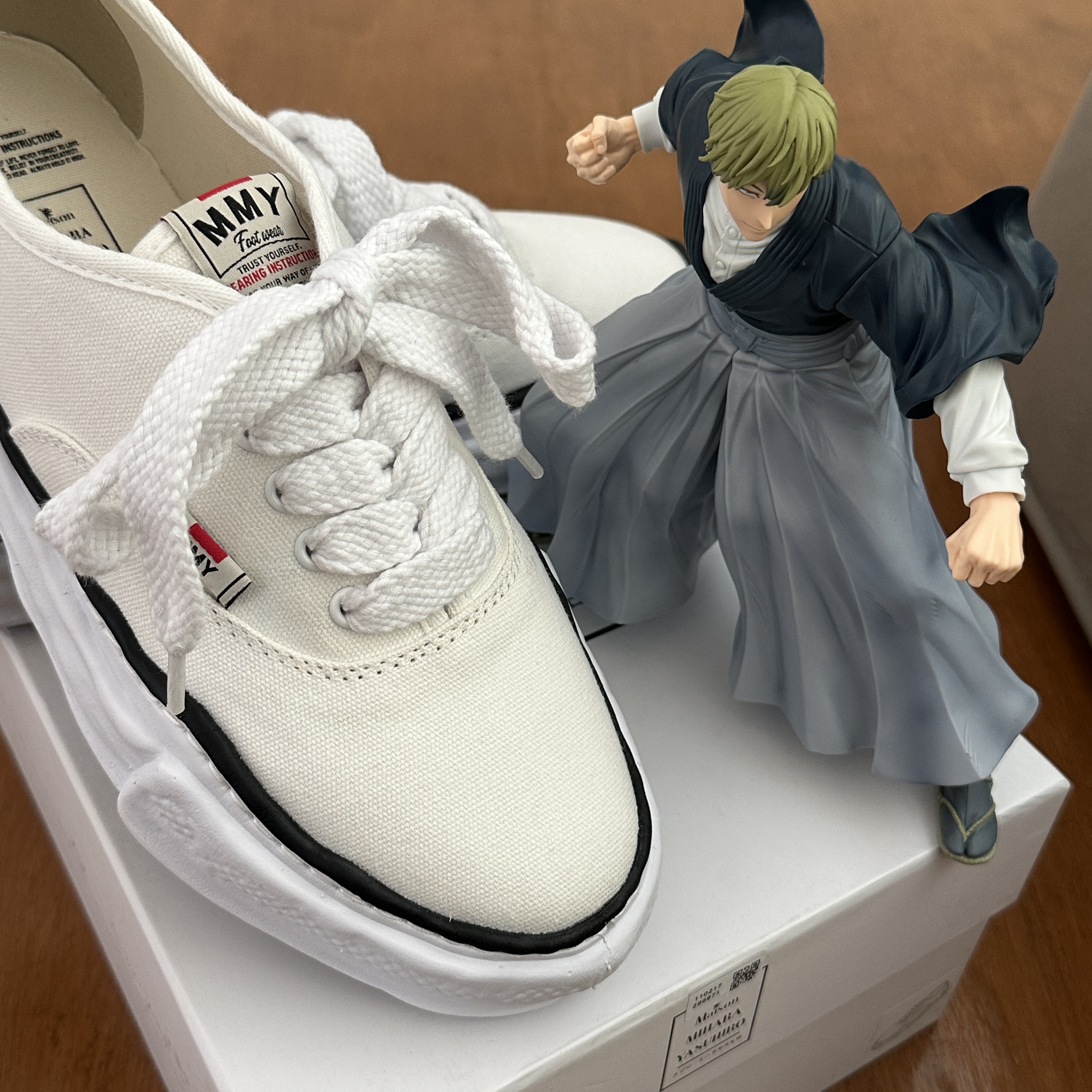 Maison Mihara Yasuhiro Baker OG Sole Canvas Low Cut Sneakers White 착용 스타일