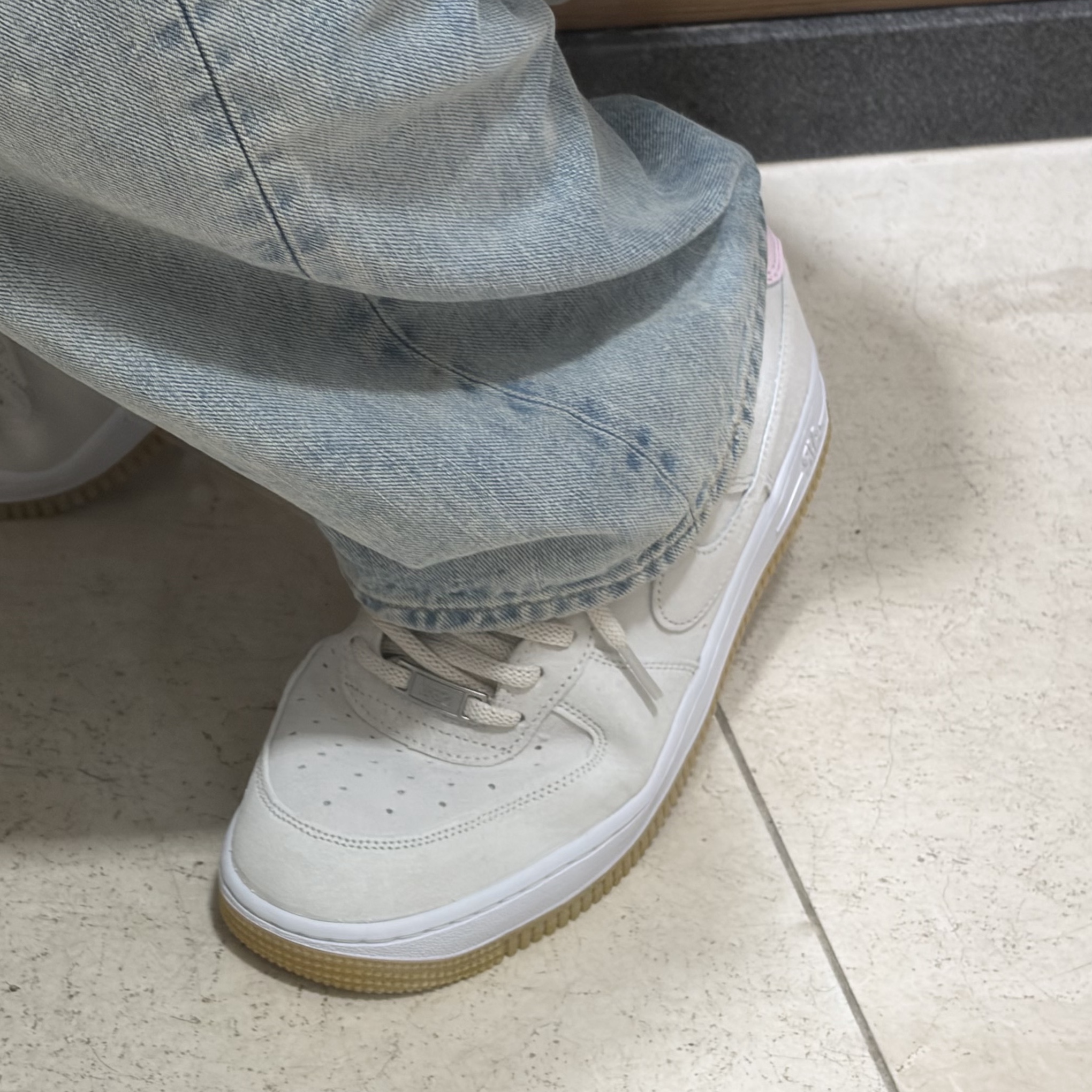 Nike SB Air Force 1 Low Light Orewood Brown and Pink Foam 착용 스타일 - 1