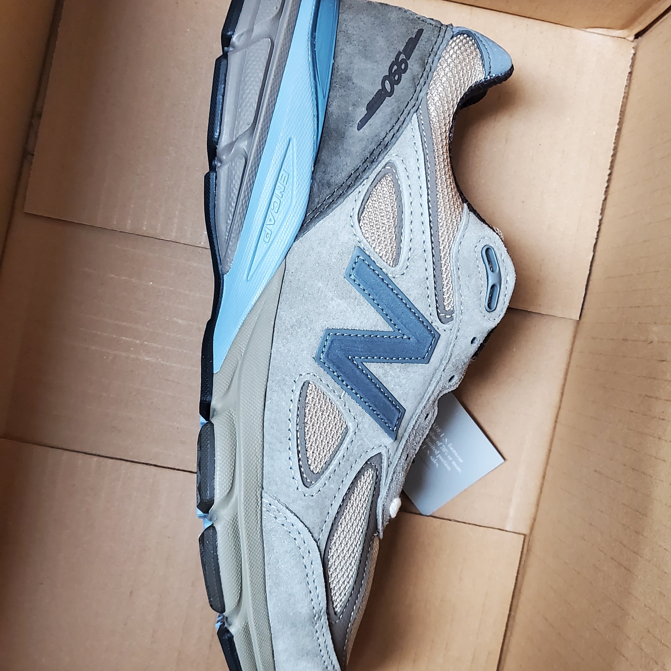 New Balance x Auralee 990v4 Made in USA London Fog 착용 스타일 - 3