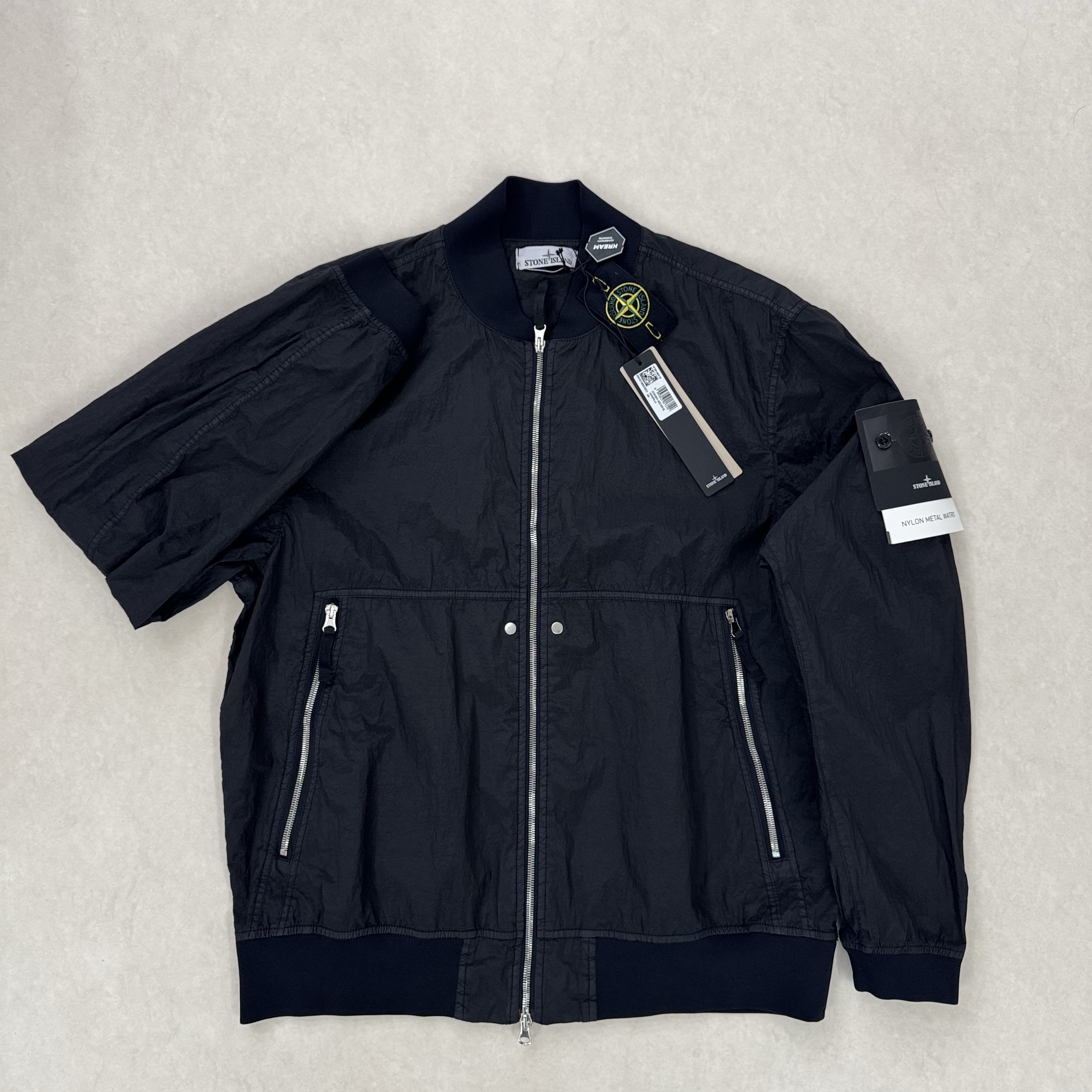 Stone Island 4100019 Nylon Metal Watro-TC in Econyl Bomber Jacket with Light Water and Wind Resistance Black - 25SS 착용 스타일 - 3