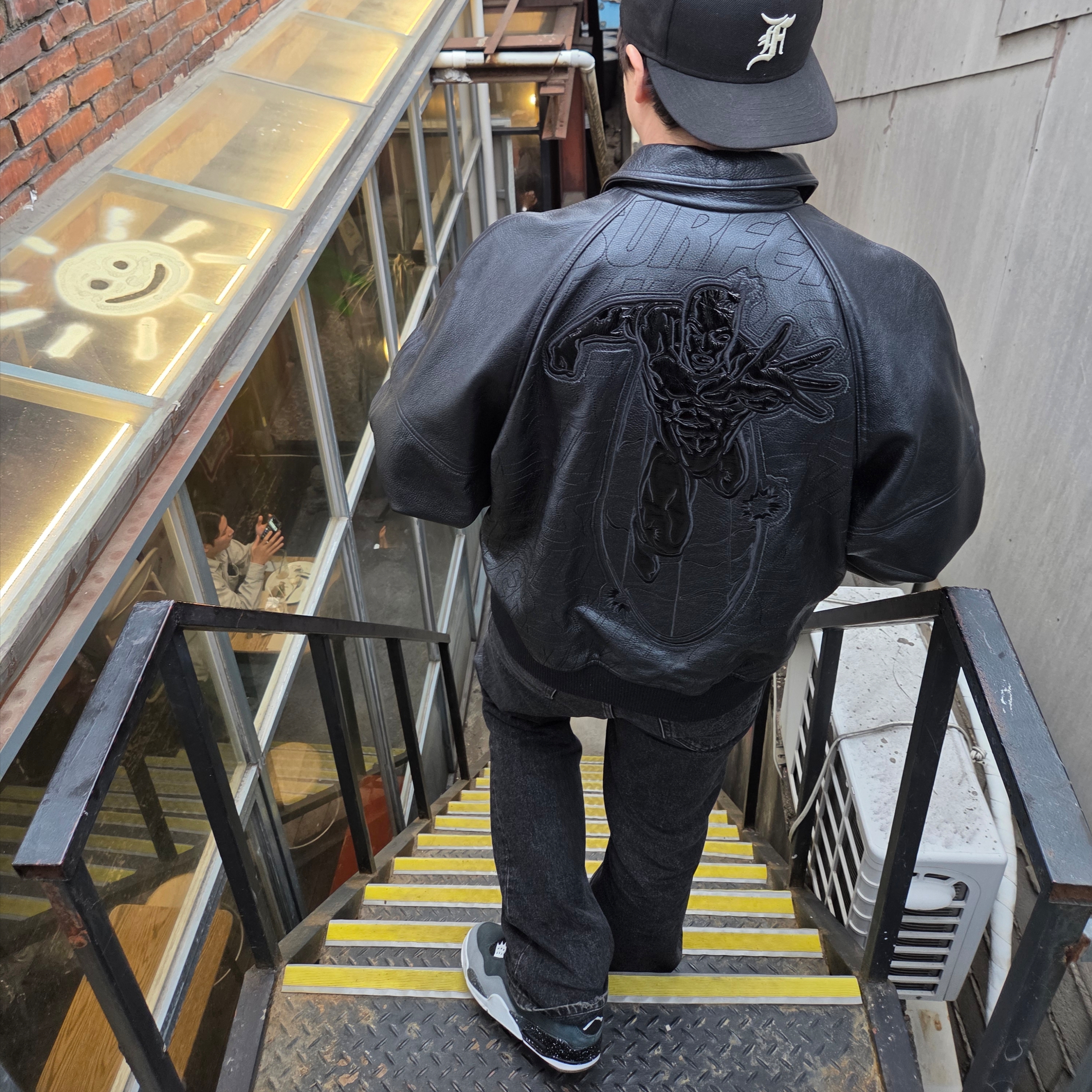 Supreme Silver Surfer Leather Varsity Jacket Black - 22SS, Jordan 4 Retro Fear 2024 착용 스타일 - 1