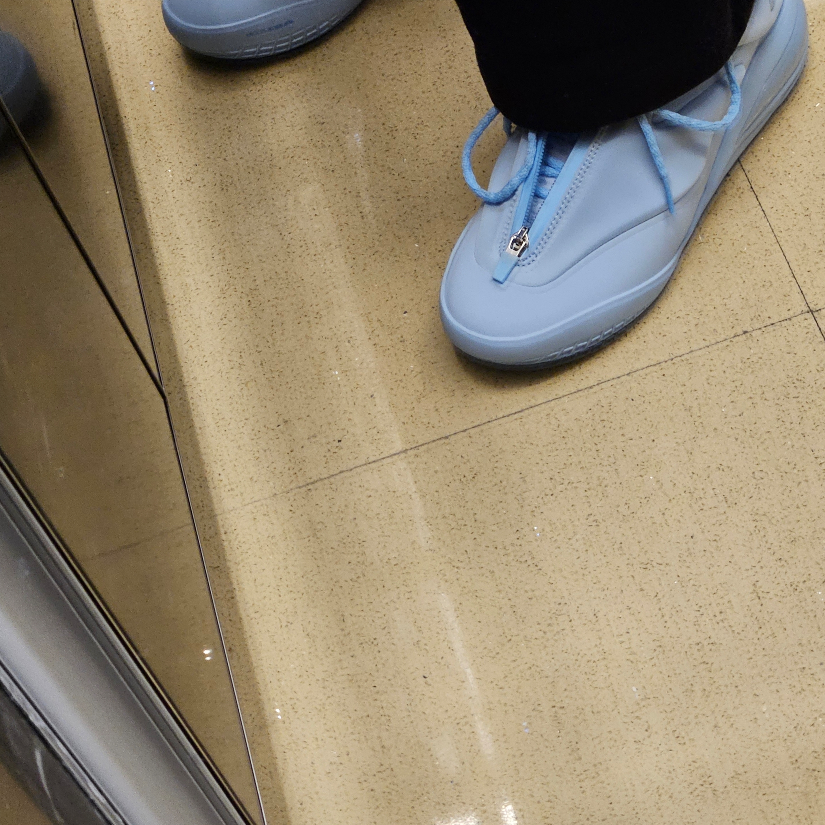 Converse x Shai 001 Masi Blue 착용 스타일