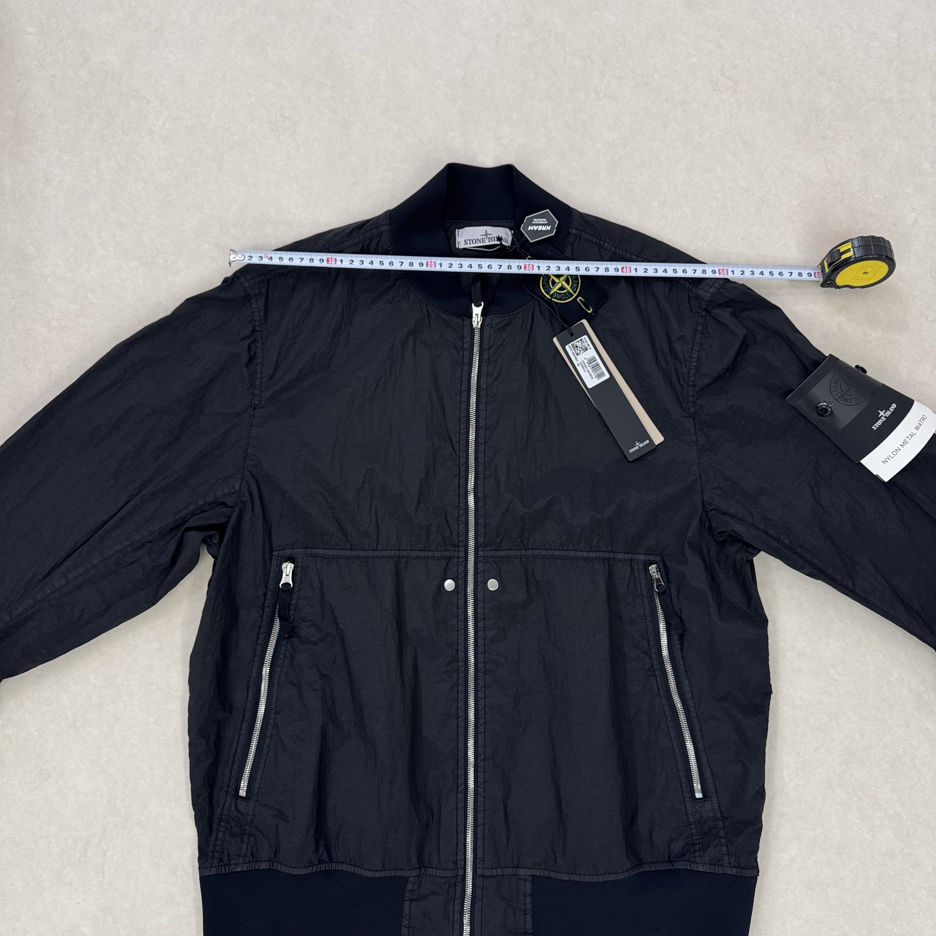 Stone Island 4100019 Nylon Metal Watro-TC in Econyl Bomber Jacket with Light Water and Wind Resistance Black - 25SS 착용 스타일 - 4