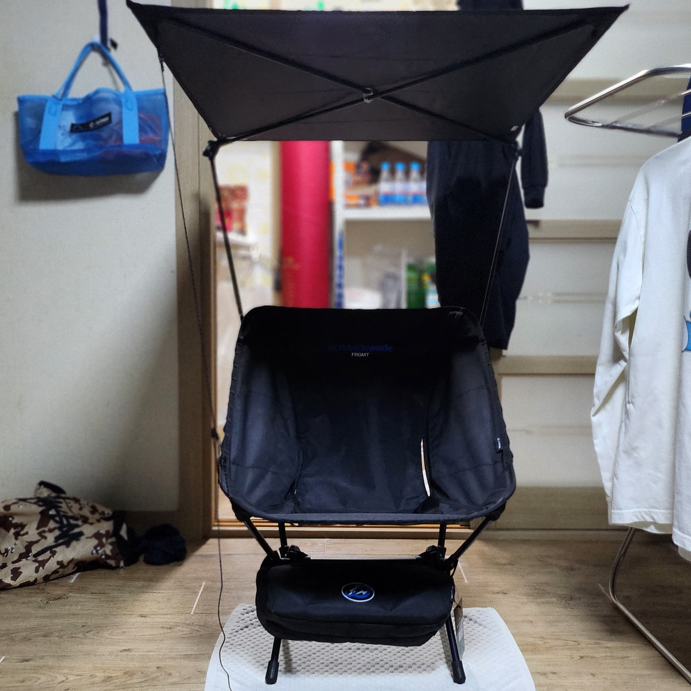 WADE x FRGMT Helinox Personal Shade, WADE x FRGMT Helinox Chair One 착용 스타일 - 5