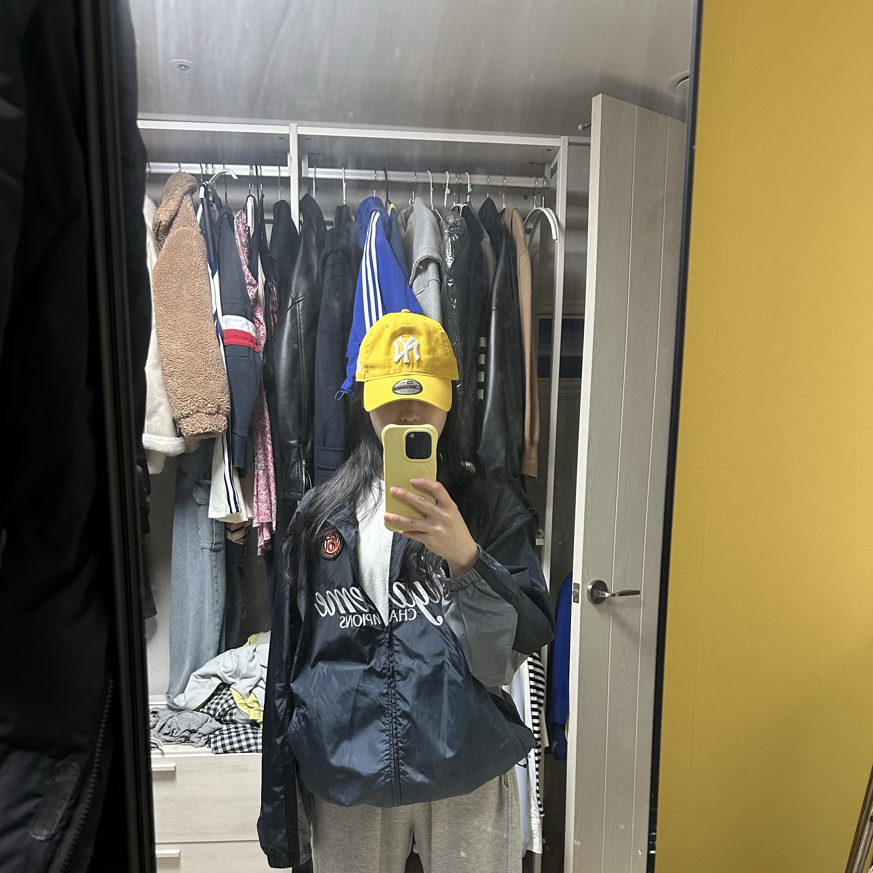 Supreme x Umbro Gradient Track Jacket Black - 25FW 착용 스타일