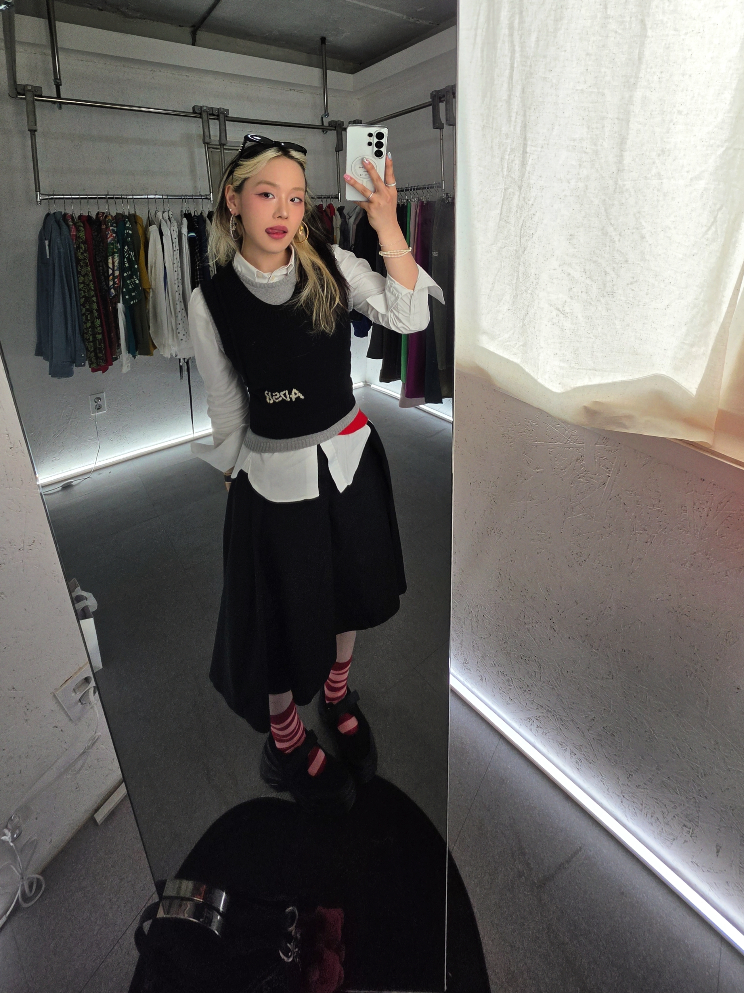 Gentle Monster Rococo 01 Black 착용 스타일 - 2