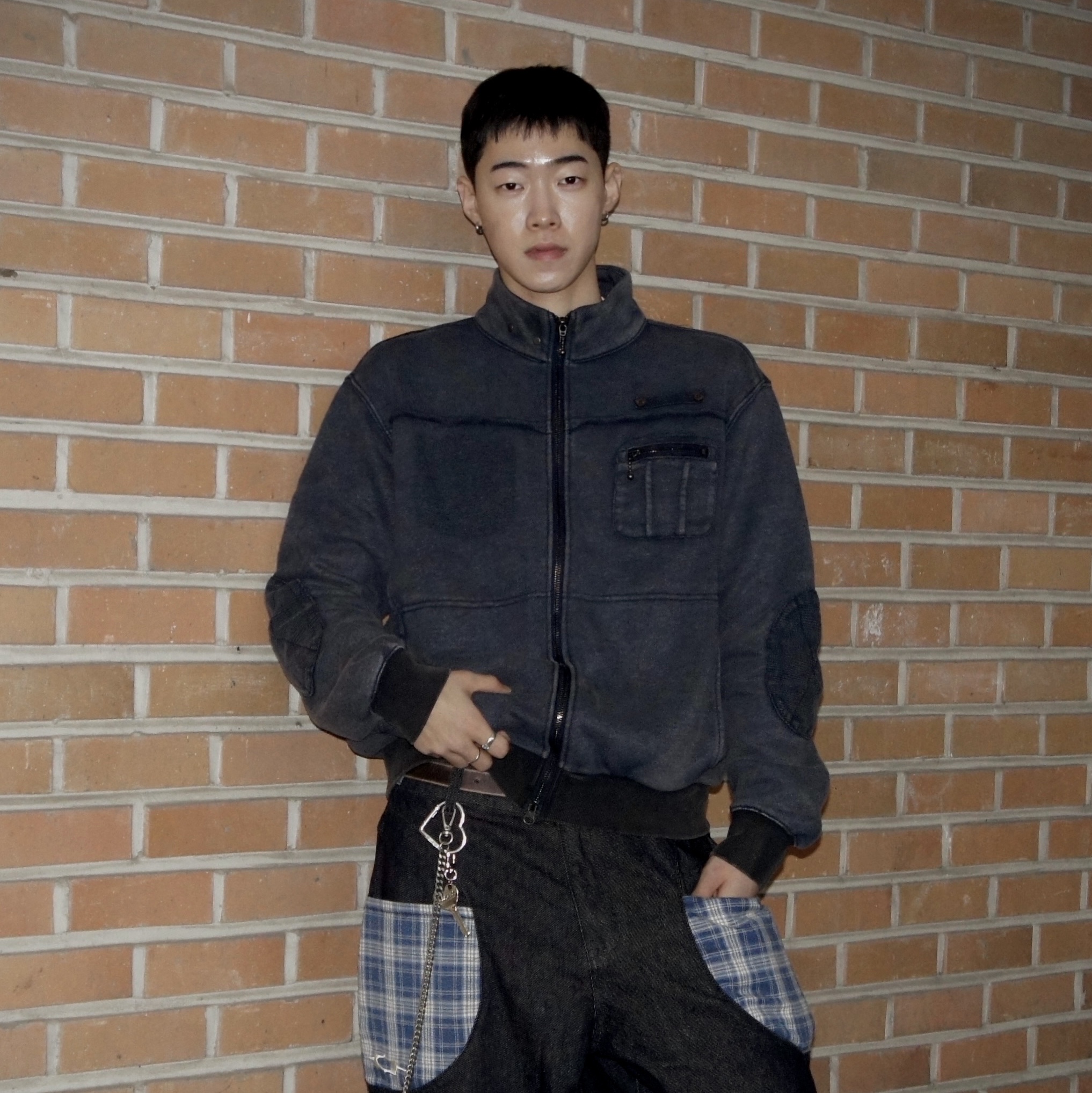 MAINBOOTH Field Combat Jacket NAVY 착용 스타일 - 2