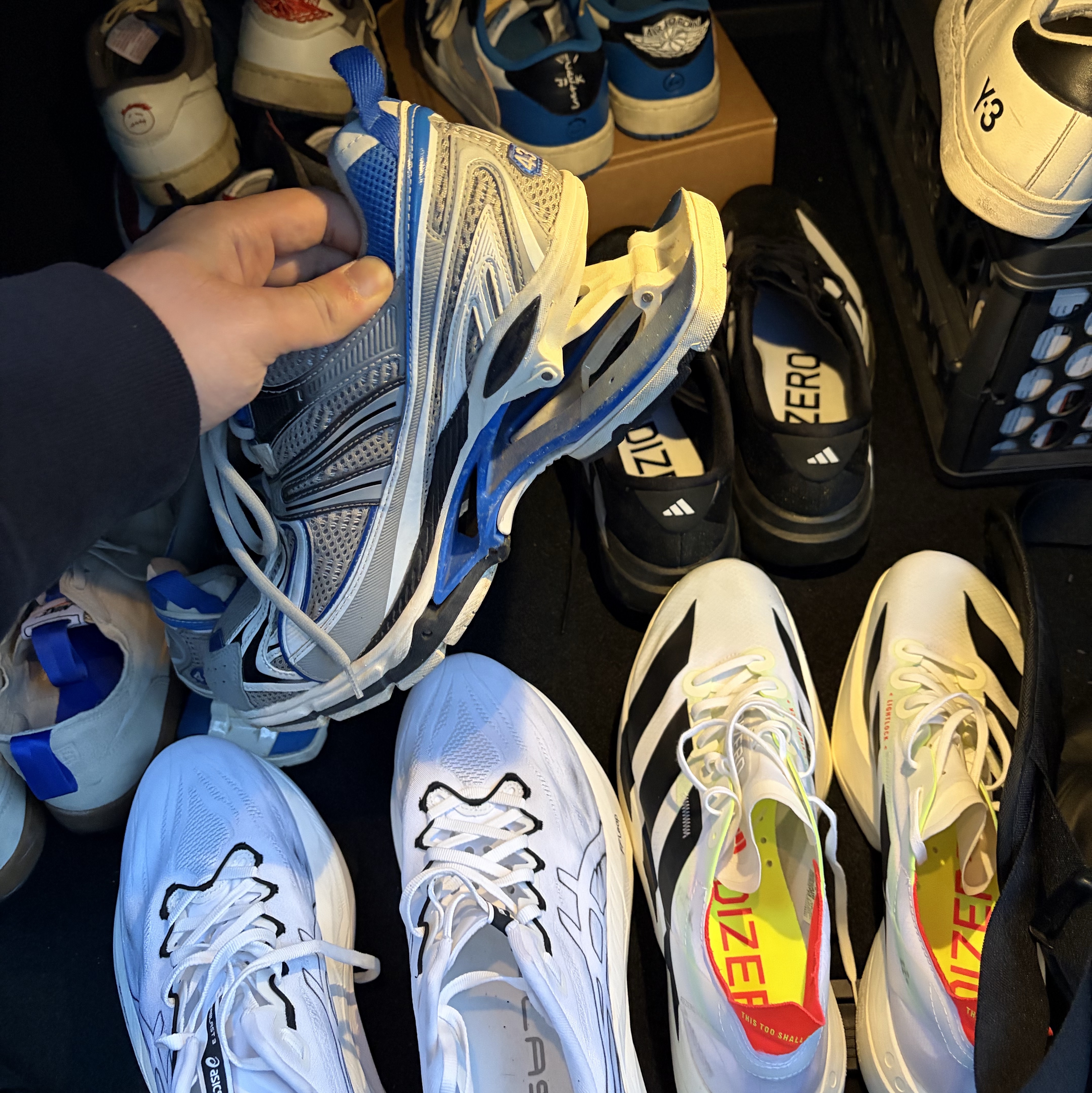 Adidas Adizero Adios Pro 4 Cloud White Core Black, Asics Superblast 3 White Black 착용 스타일