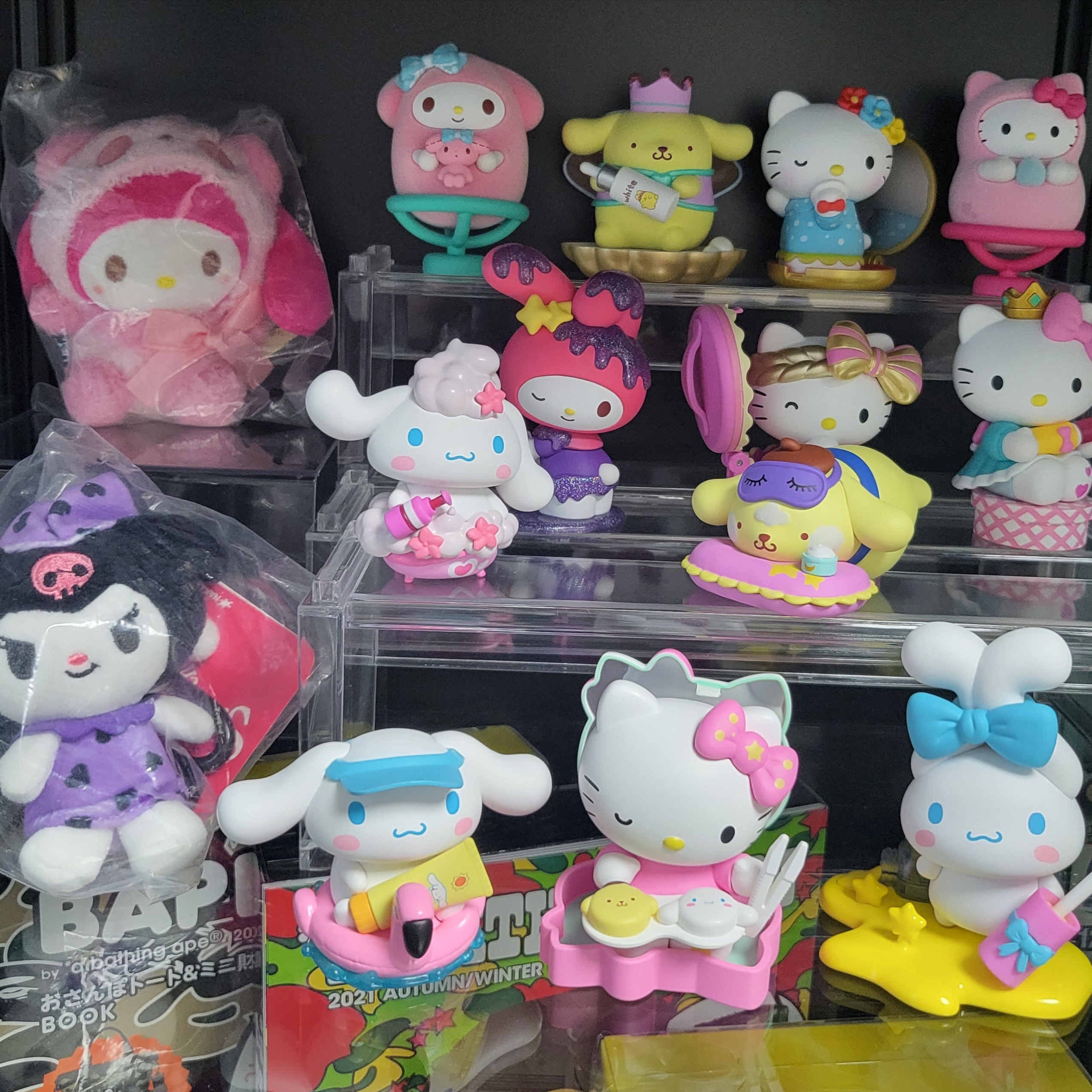 Porter x Hello Kitty Key Charm 착용 스타일