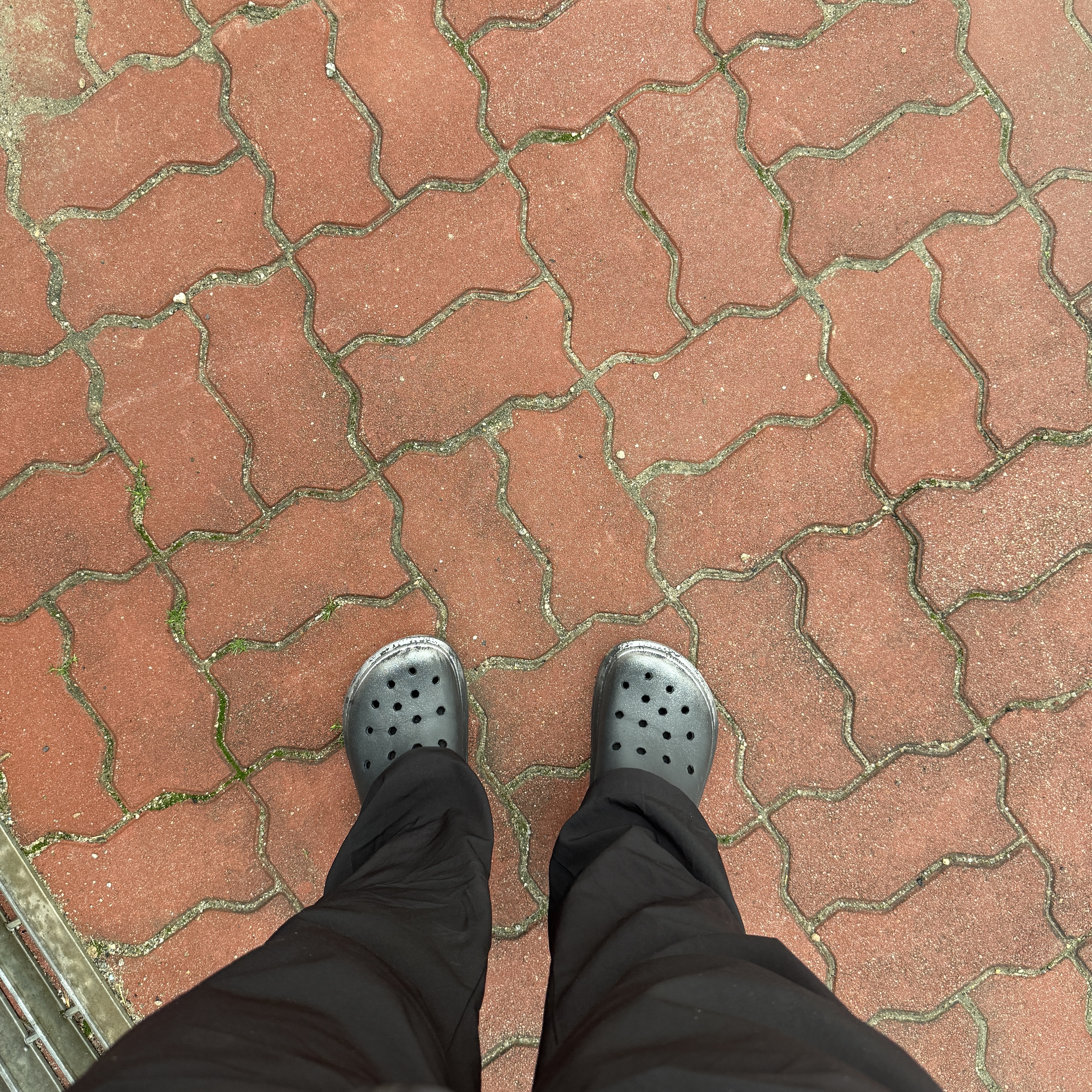 Crocs Classic Clog Black 착용 스타일