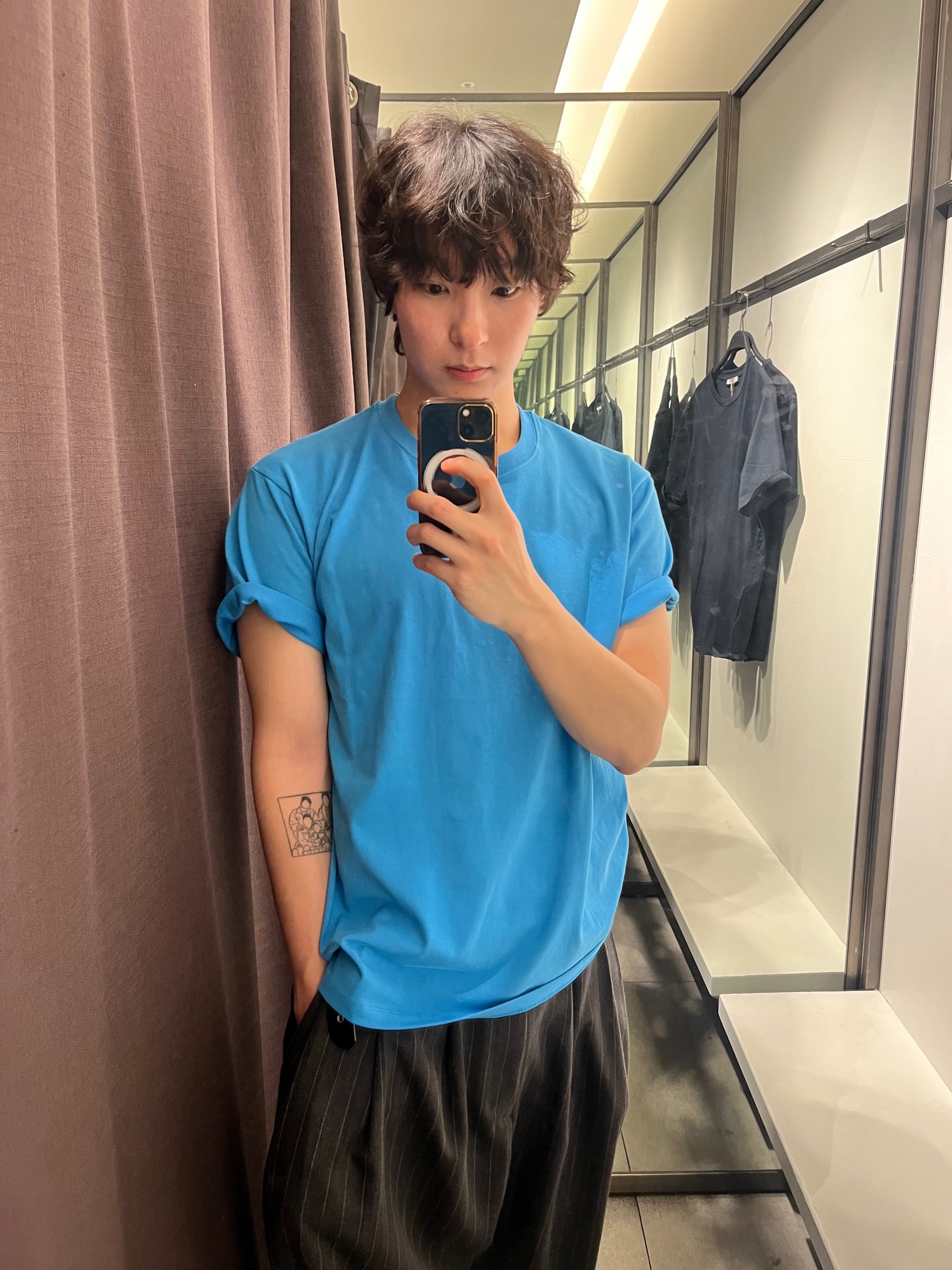 noun Soft Round T-Shirts Blue, noun Wide Tapered Pants Stripe Charcoal 착용 스타일 - 1