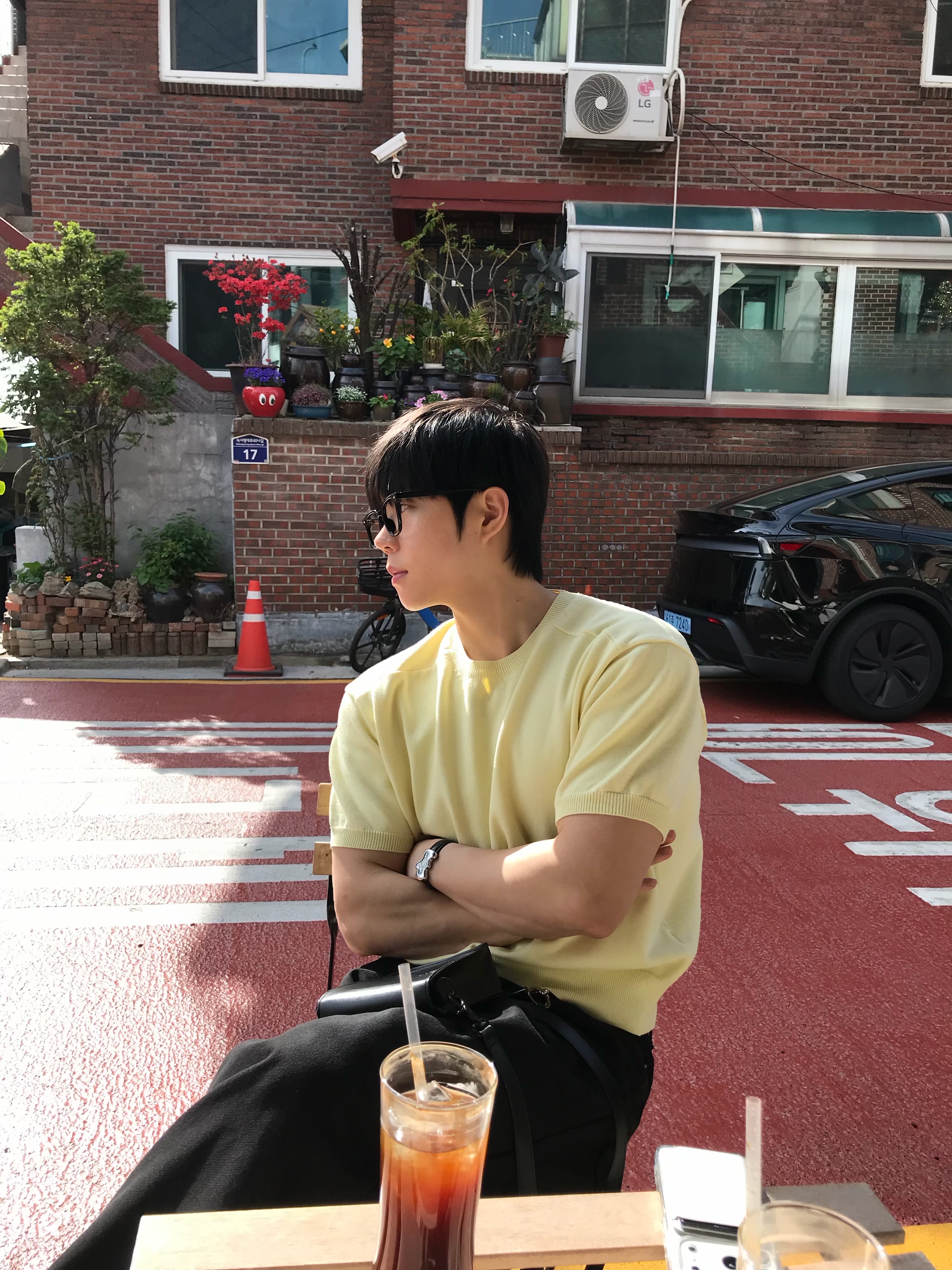 TOWTOW.ARCHIVE Timeless Twist Wristlet V3_Black&Silver, Dr. Martens 1461 Smooth Black 착용 스타일 - 1