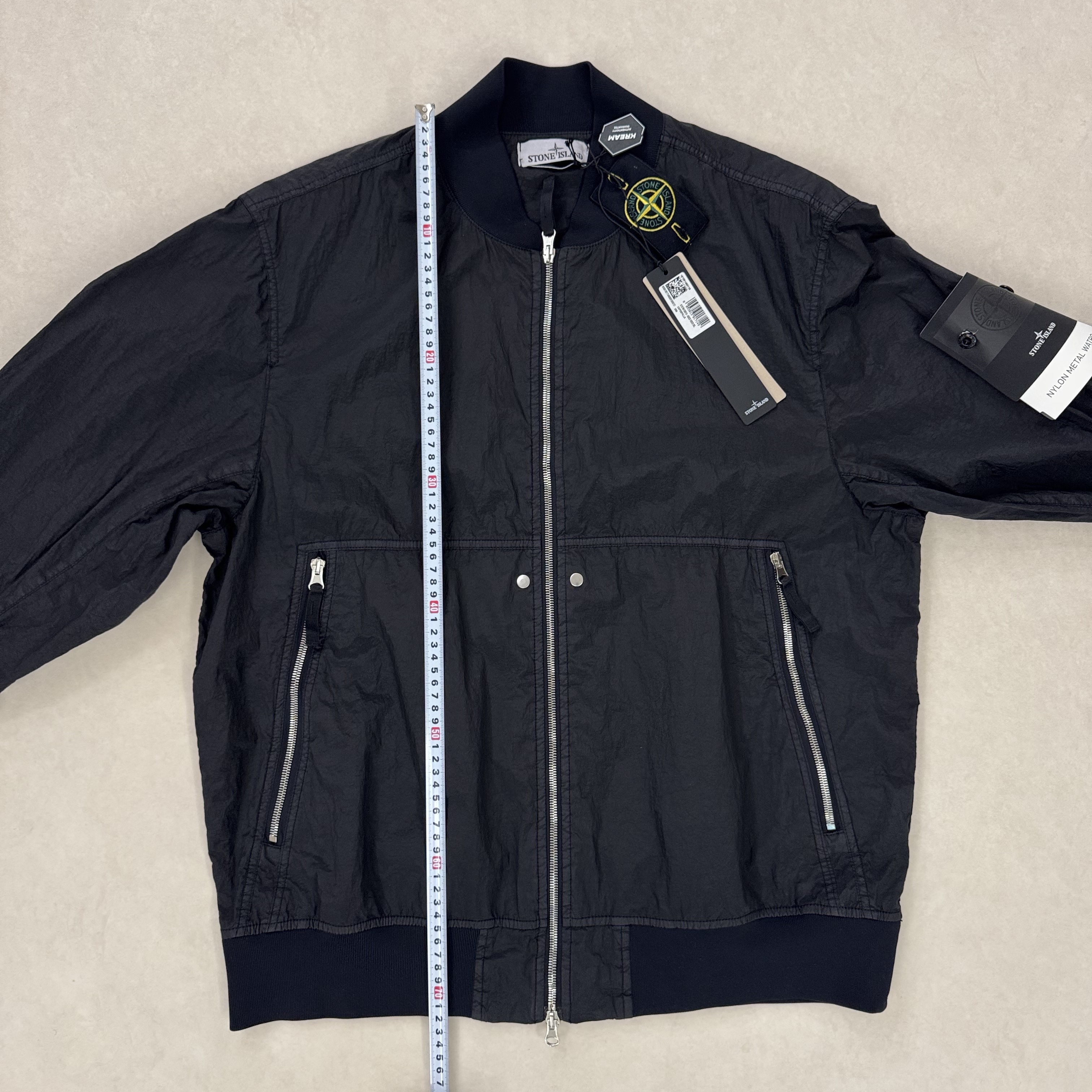 Stone Island 4100019 Nylon Metal Watro-TC in Econyl Bomber Jacket with Light Water and Wind Resistance Black - 25SS 착용 스타일 - 6