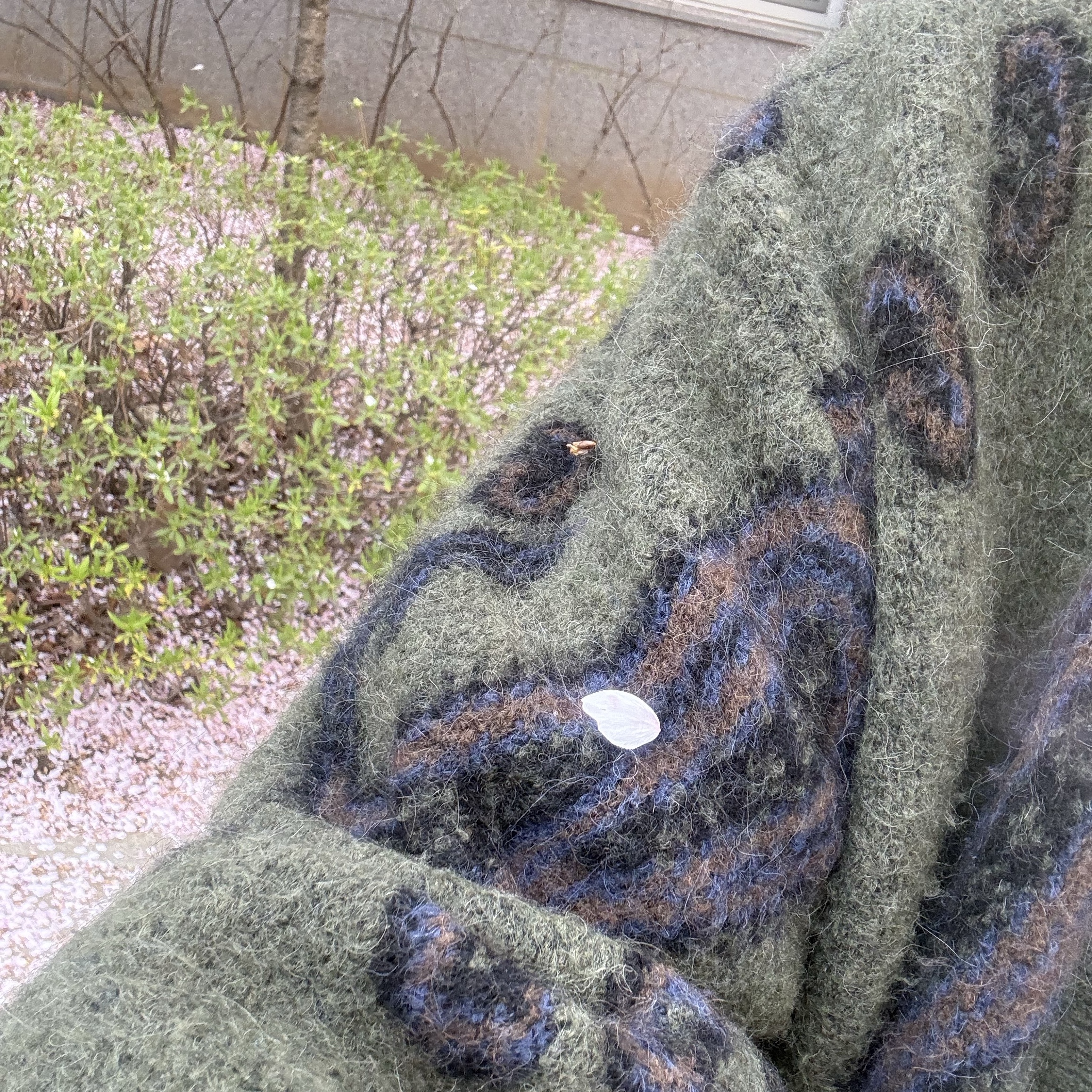 Carhartt WIP Medford Sweater Plant Paisley Jacquard, Carhartt WIP Landon Pant Blue Heavy Stone Wash 착용 스타일 - 1