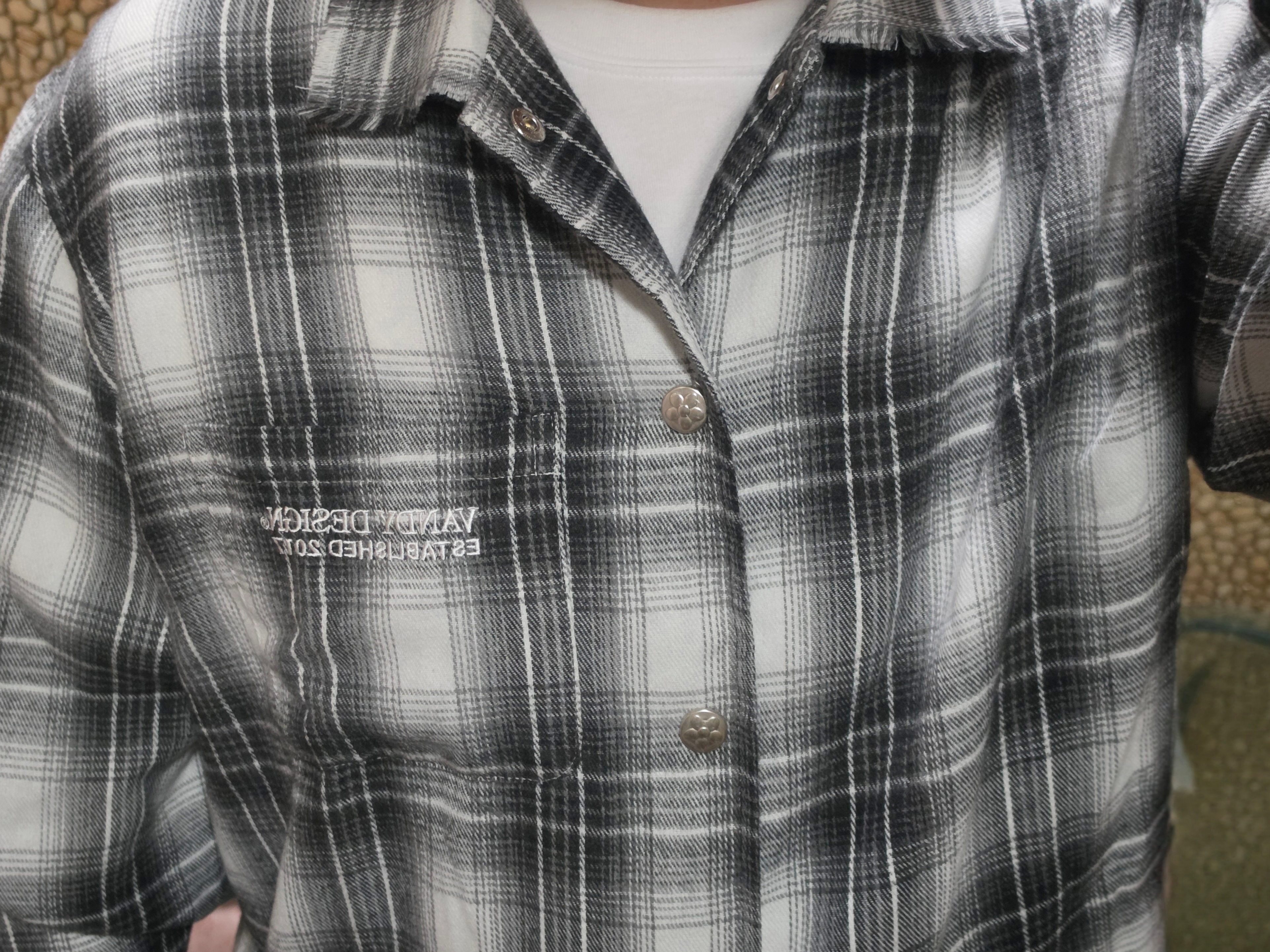 Vandy The Pink Flower Flannel Shirt Black, New Balance 998 Made in USA Grey Cream 착용 스타일 - 1