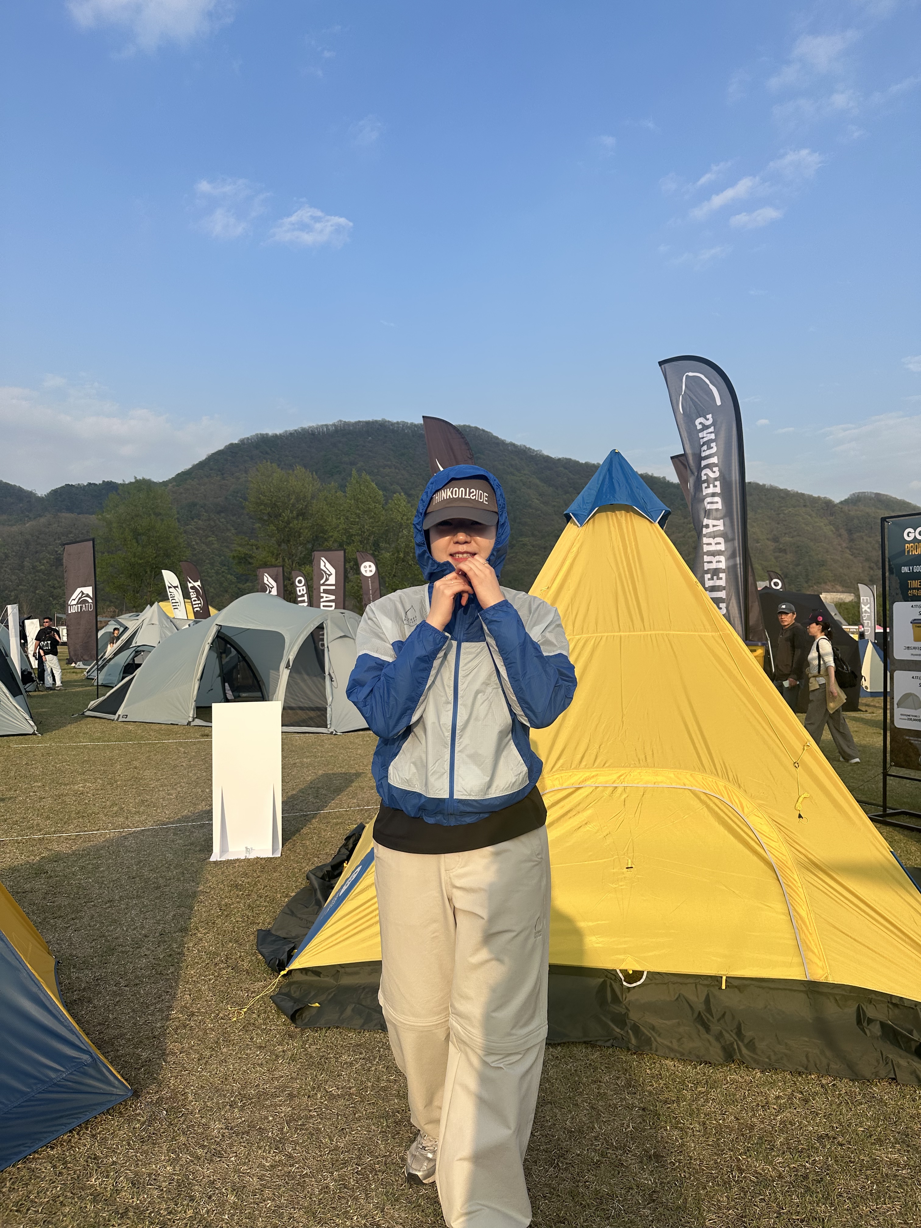 SIERRA DESIGNS W GRAND MOTHERSHIP Lightweight Windshell Jacket Blue 착용 스타일 - 5