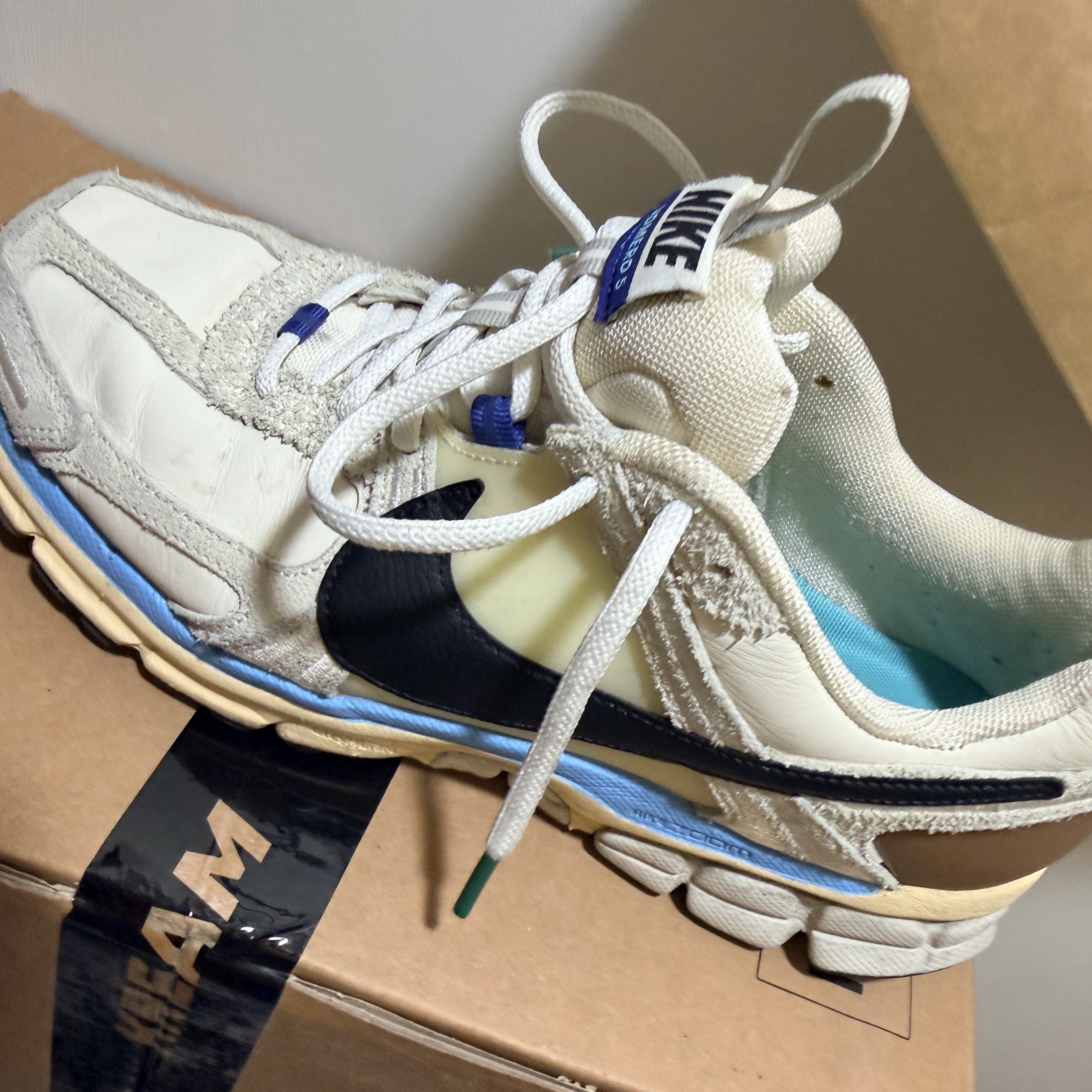 (W) Nike Zoom Vomero 5 PRM Designed by Japan 착용 스타일