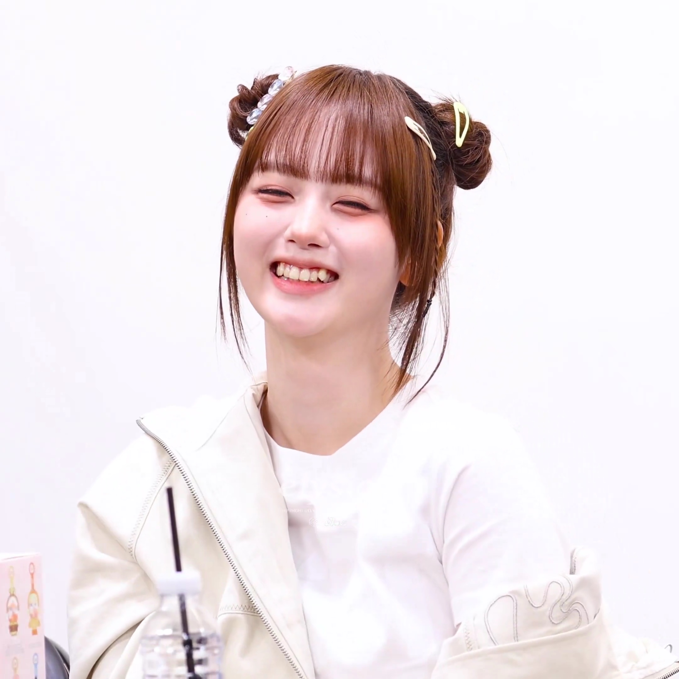 [예약 배송][KREAM 단독] Safarispot 1/2 Basic Safari T-Shirt White, [예약 배송][KREAM 단독] Safarispot 1/2 Basic Safari T-Shirt Black 착용 스타일 - 3