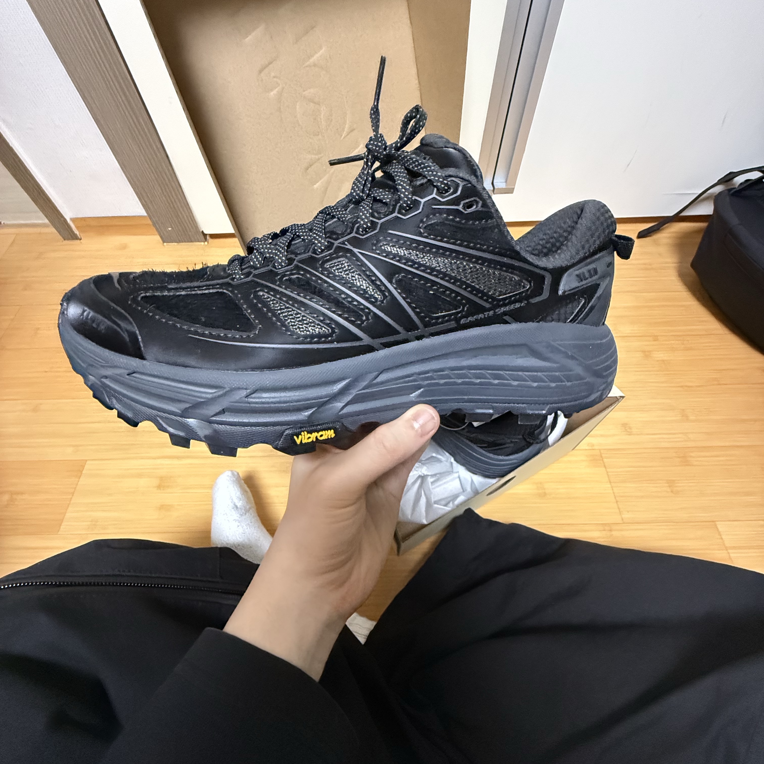 Hoka x Xlim Mafate Speed 2 TS Black Charcoal 착용 스타일