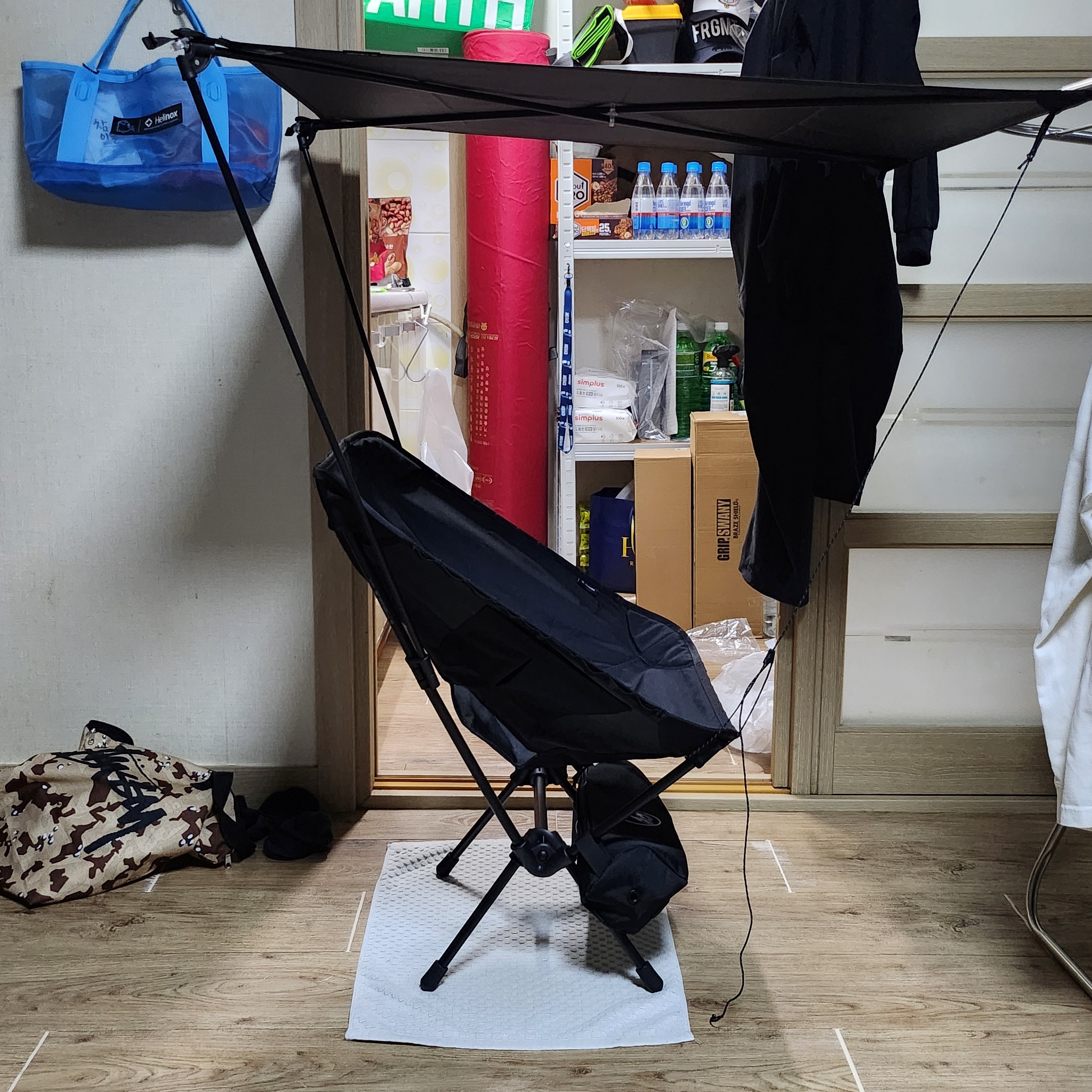 WADE x FRGMT Helinox Personal Shade, WADE x FRGMT Helinox Chair One 착용 스타일 - 6