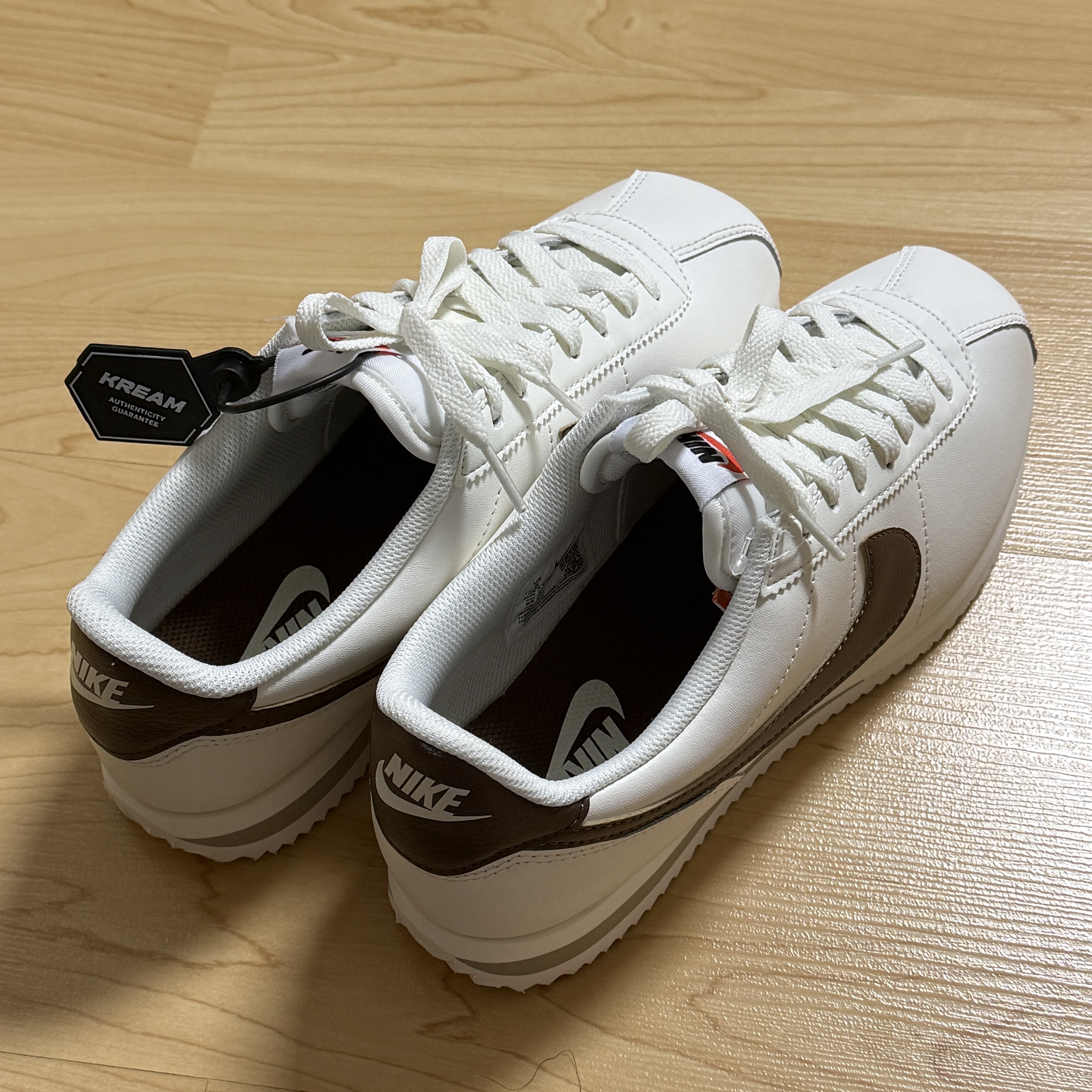 (W) Nike Cortez Sail Cacao Wow 착용 스타일
