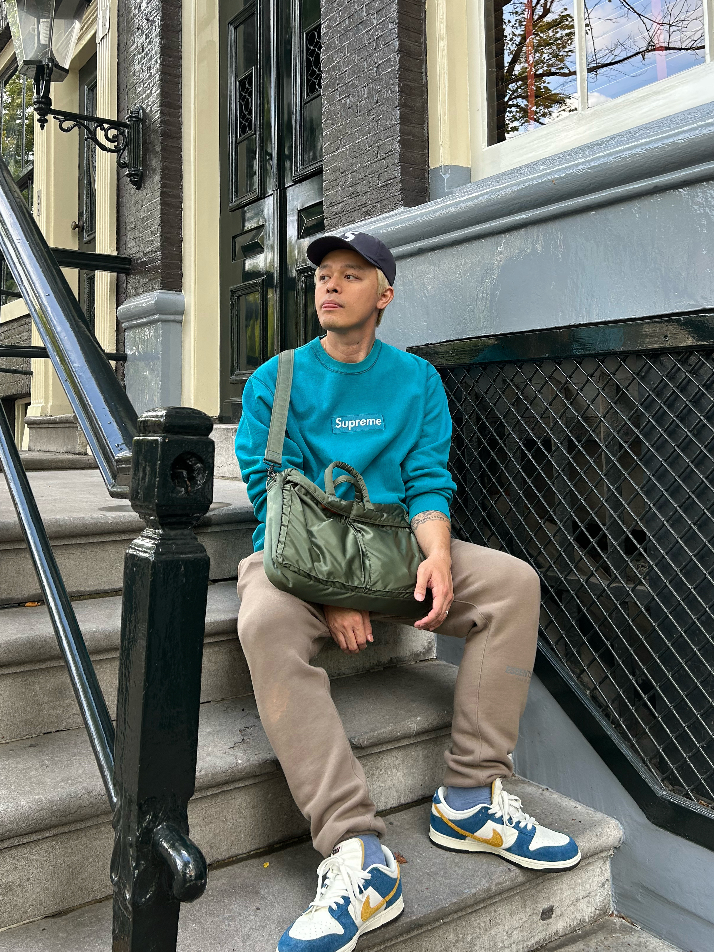 Supreme Ventile S Logo 6-Panel Navy - 21FW, Essentials Sweatpants Taupe - 20FW 착용 스타일 - 1