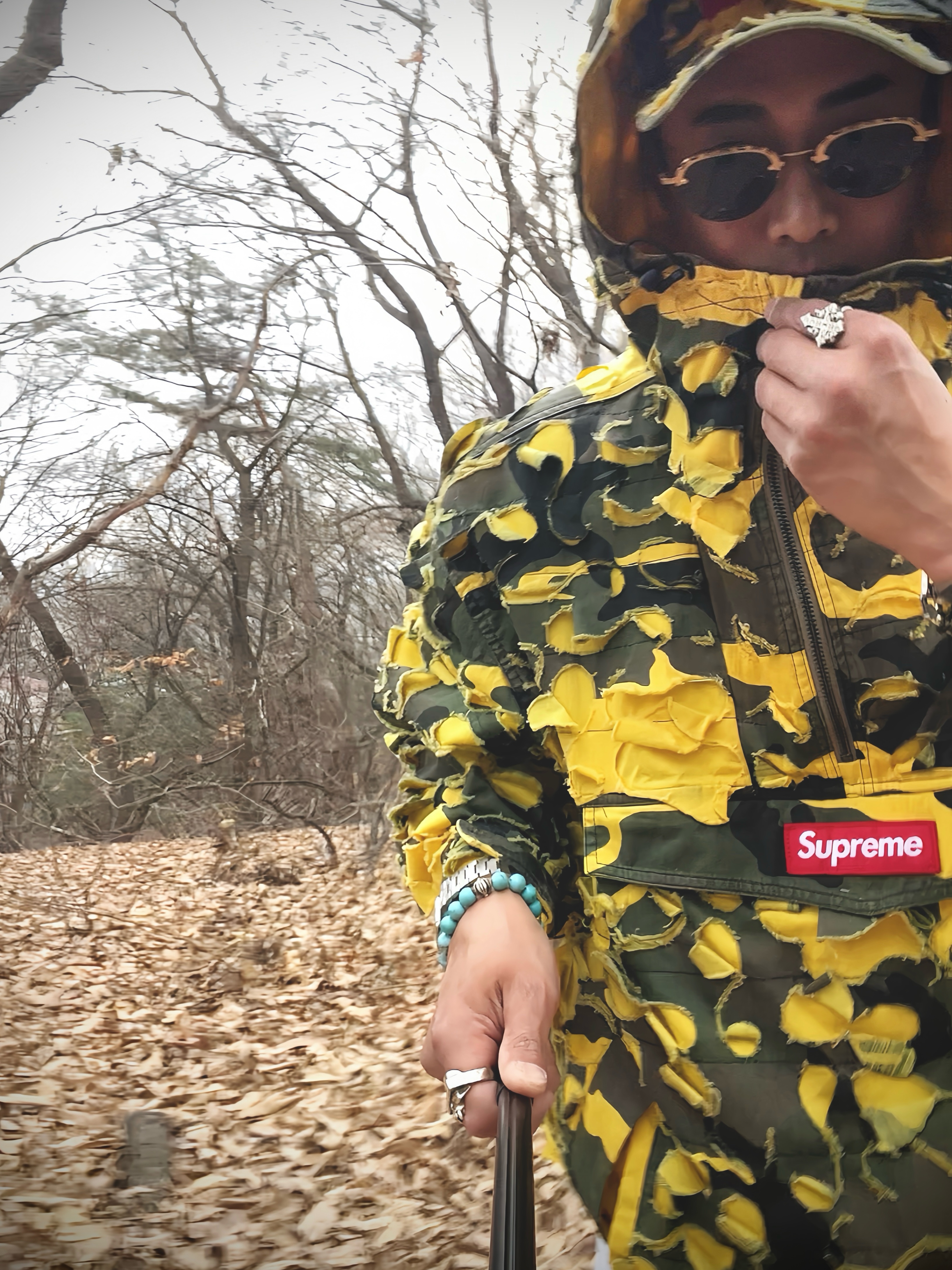 Supreme Griffin Camp Cap Yellow Camo - 22FW, Supreme x Griffin Anorak Yellow Camo - 22FW 착용 스타일