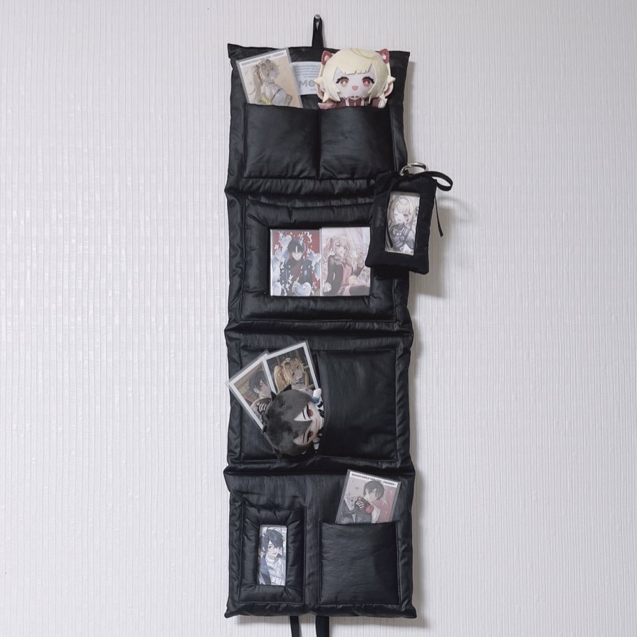 Merge Documents White, Merge Moment Keyring White 착용 스타일 - 2