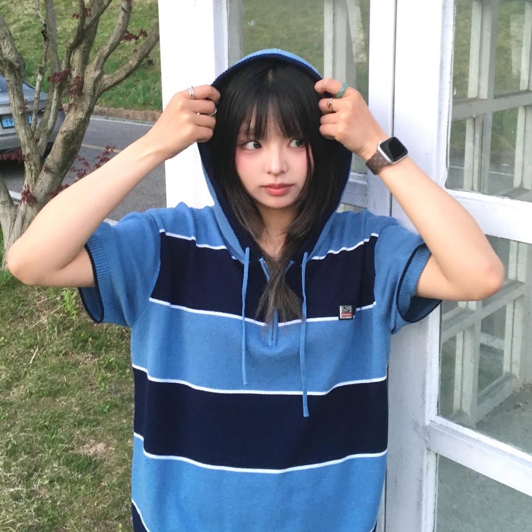 SPORT CHAMBER Loop Knit Hoodie SKY BLUE 착용 스타일 - 1