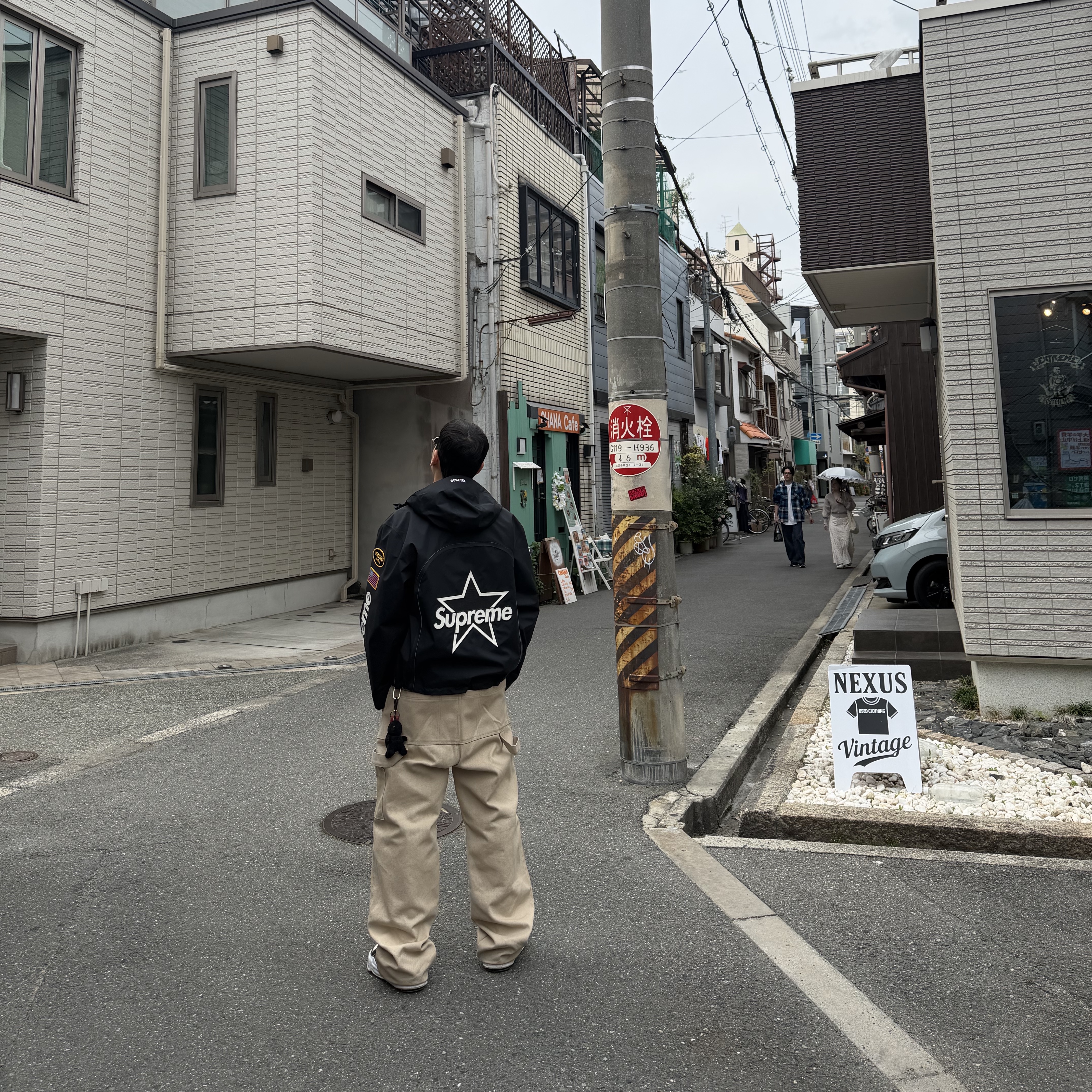 Supreme x Vanson Leathers Gore-Tex Shell Jacket Black - 25FW, Wapworks Heavy Duty Service Work Pants beige 착용 스타일