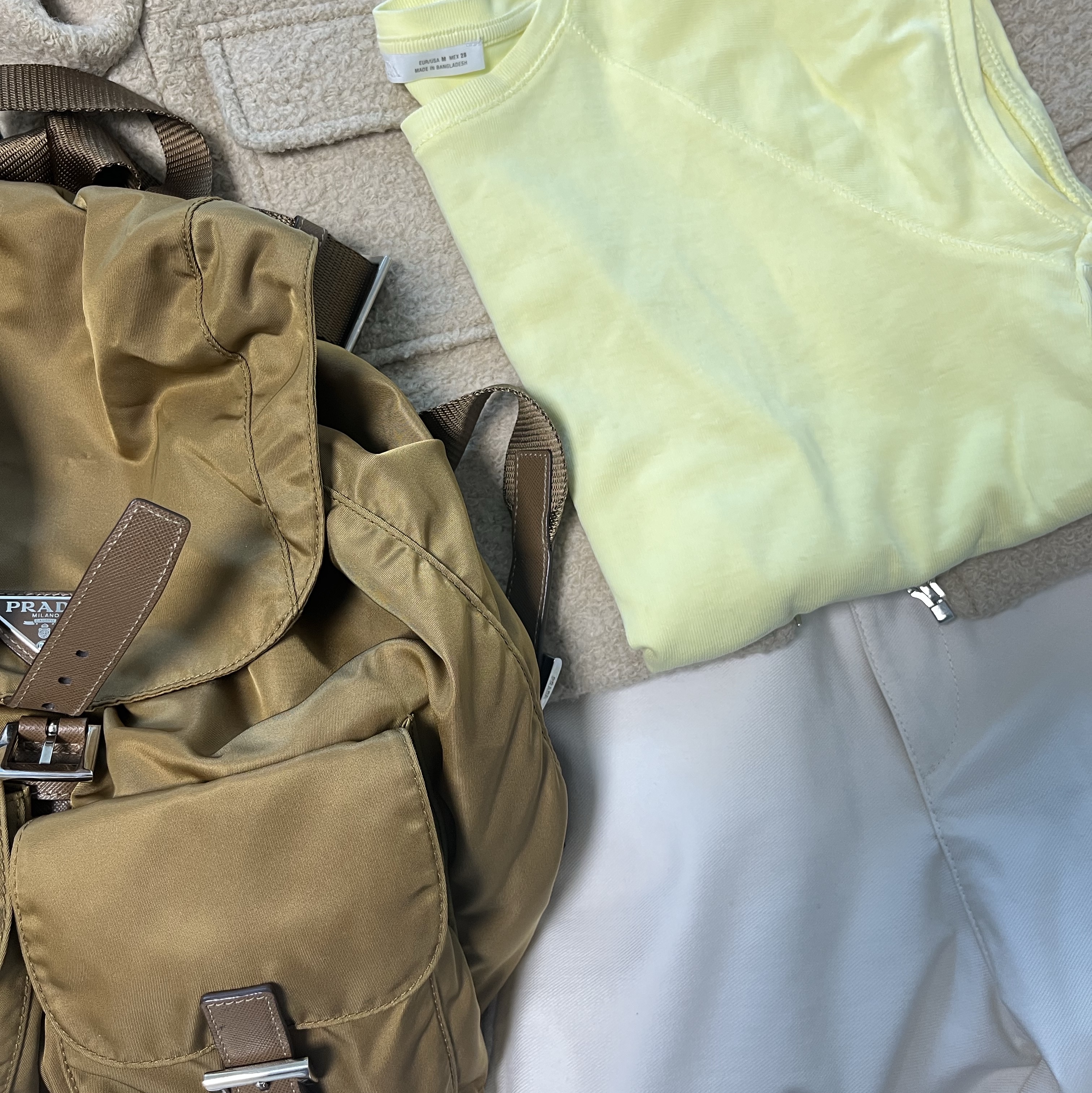 Prada Re-Nylon Small Backpack Camel Brown 착용 스타일