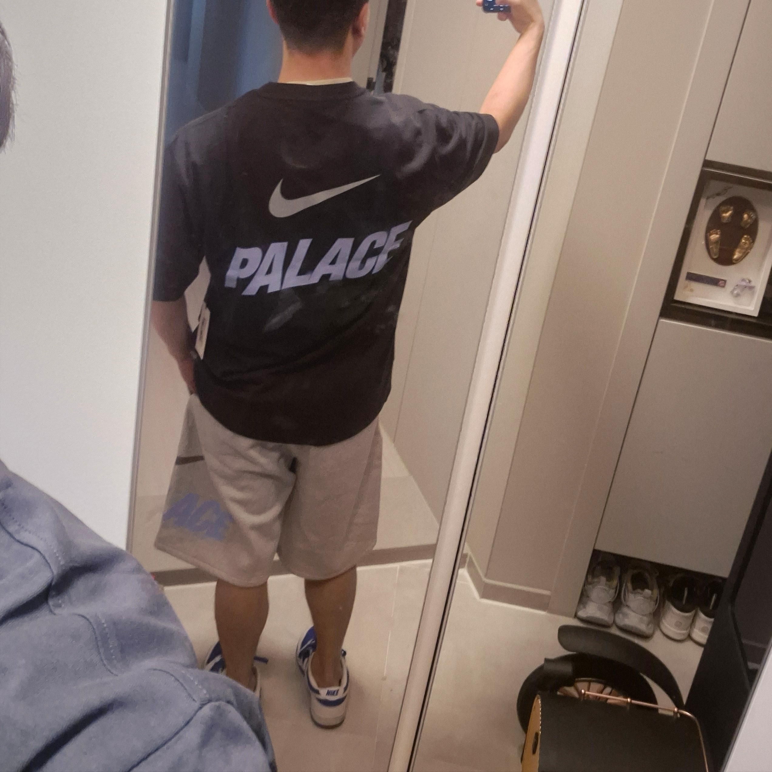 Palace x Nike Font Swoosh T-Shirt Black - 26SS, Palace x Nike Sweat Short Grey Marl - 26SS 착용 스타일 - 2