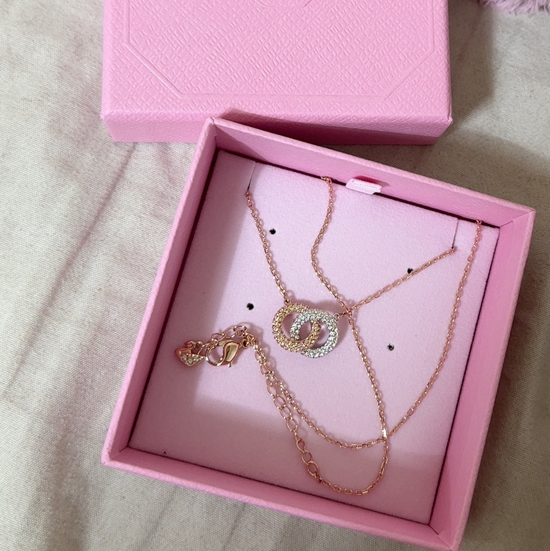 (W) Swarovski Stone Necklace White Rose Gold Plated 착용 스타일