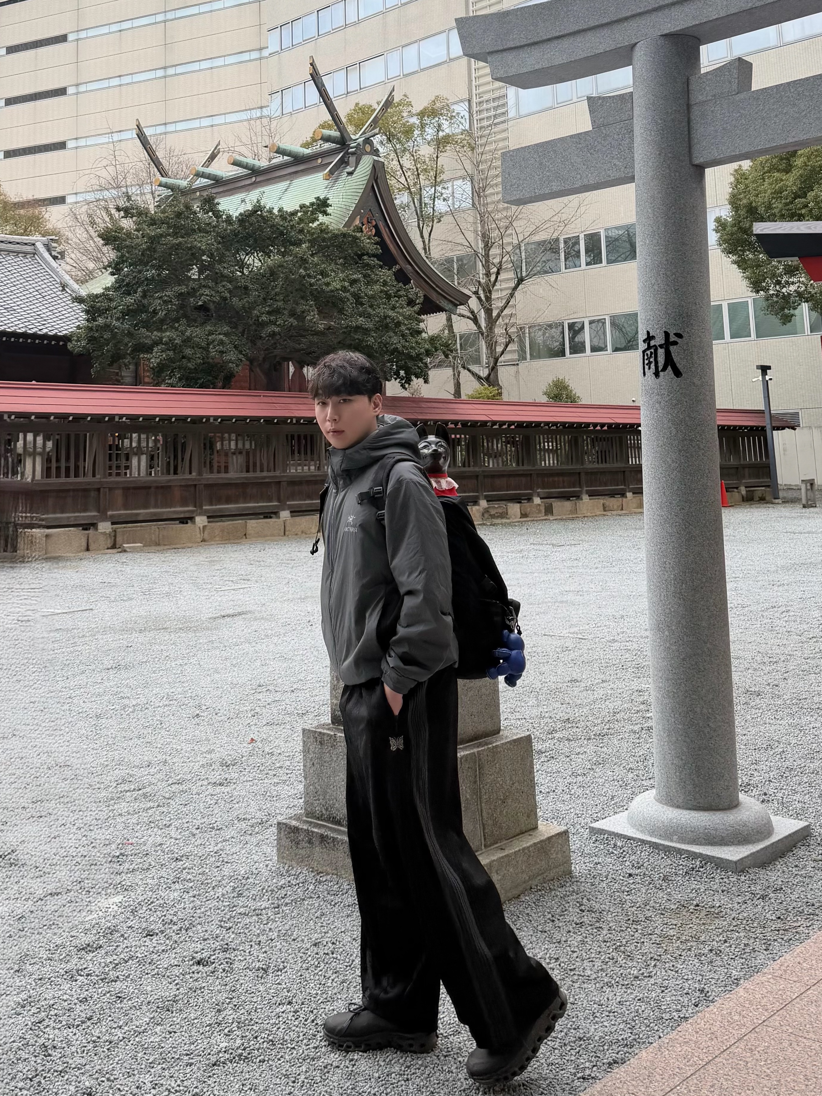 Arc'teryx Atom LT Hoody Glitch, Ader Error Significant Tag Backpack 01 Noir 착용 스타일 - 1
