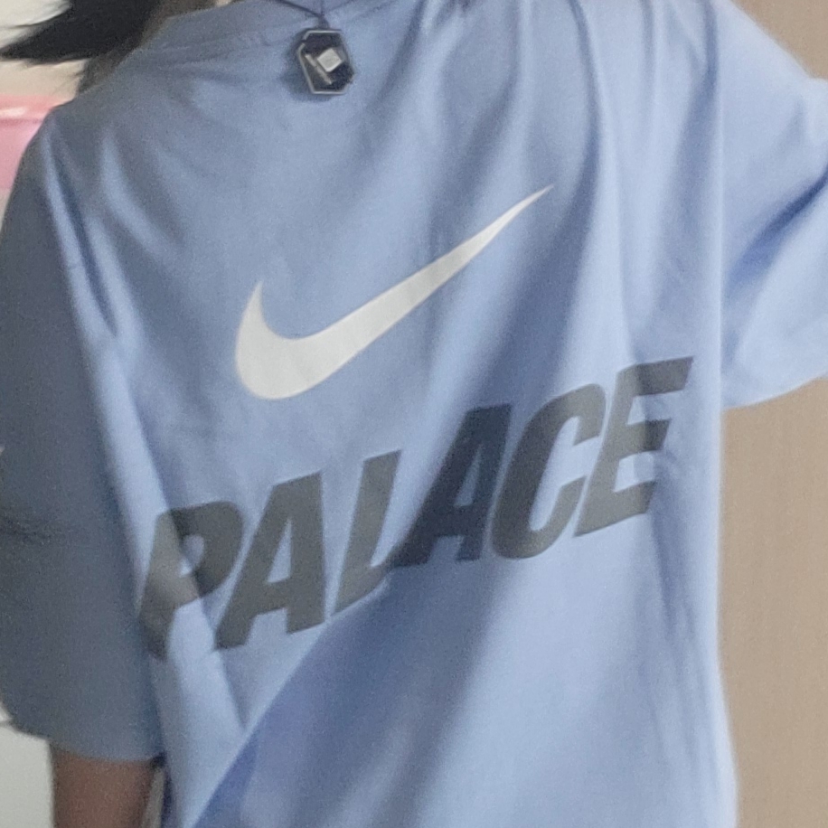 Palace x Nike Font Swoosh T-Shirt Sky Blue - 26SS 착용 스타일