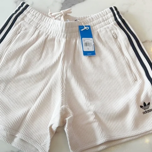 Adidas Waffle Shorts Wonder White - KR Sizing 착용 스타일