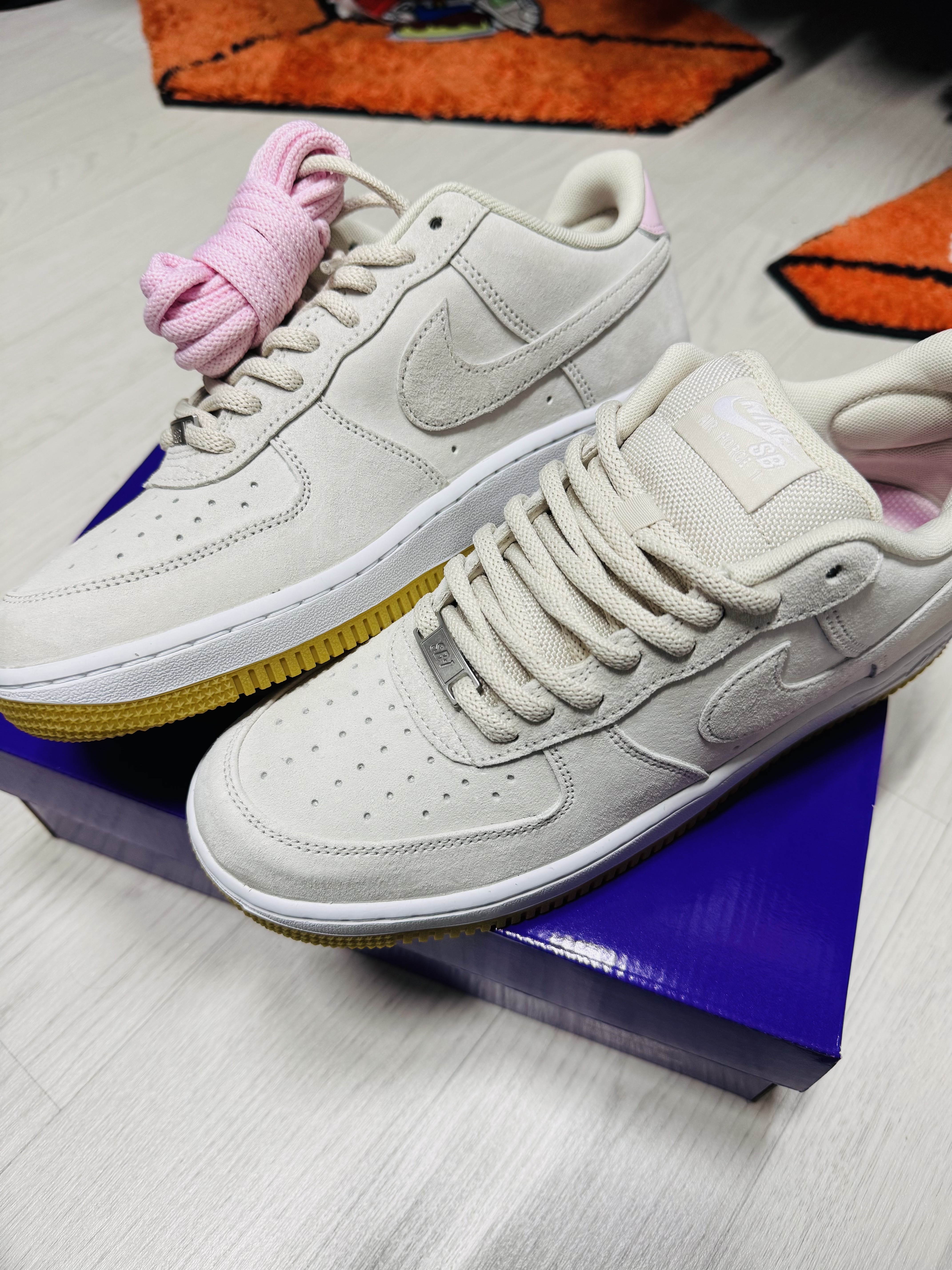 Nike SB Air Force 1 Low Light Orewood Brown and Pink Foam 착용 스타일 - 1