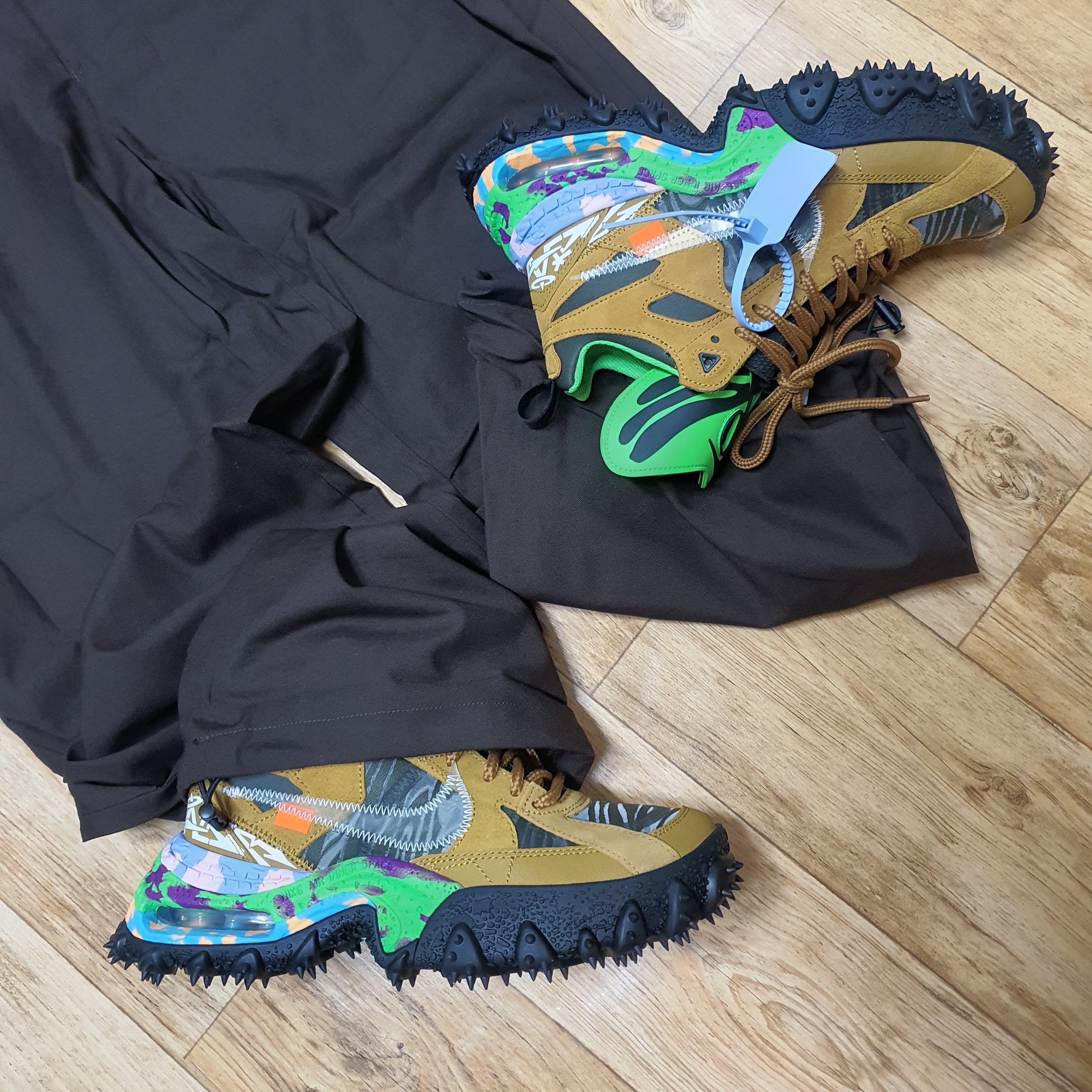 Zara Jumpsuit Limited Edition Brown, Nike x Off-White Terra Forma Wheat and Green Strike 착용 스타일 - 2