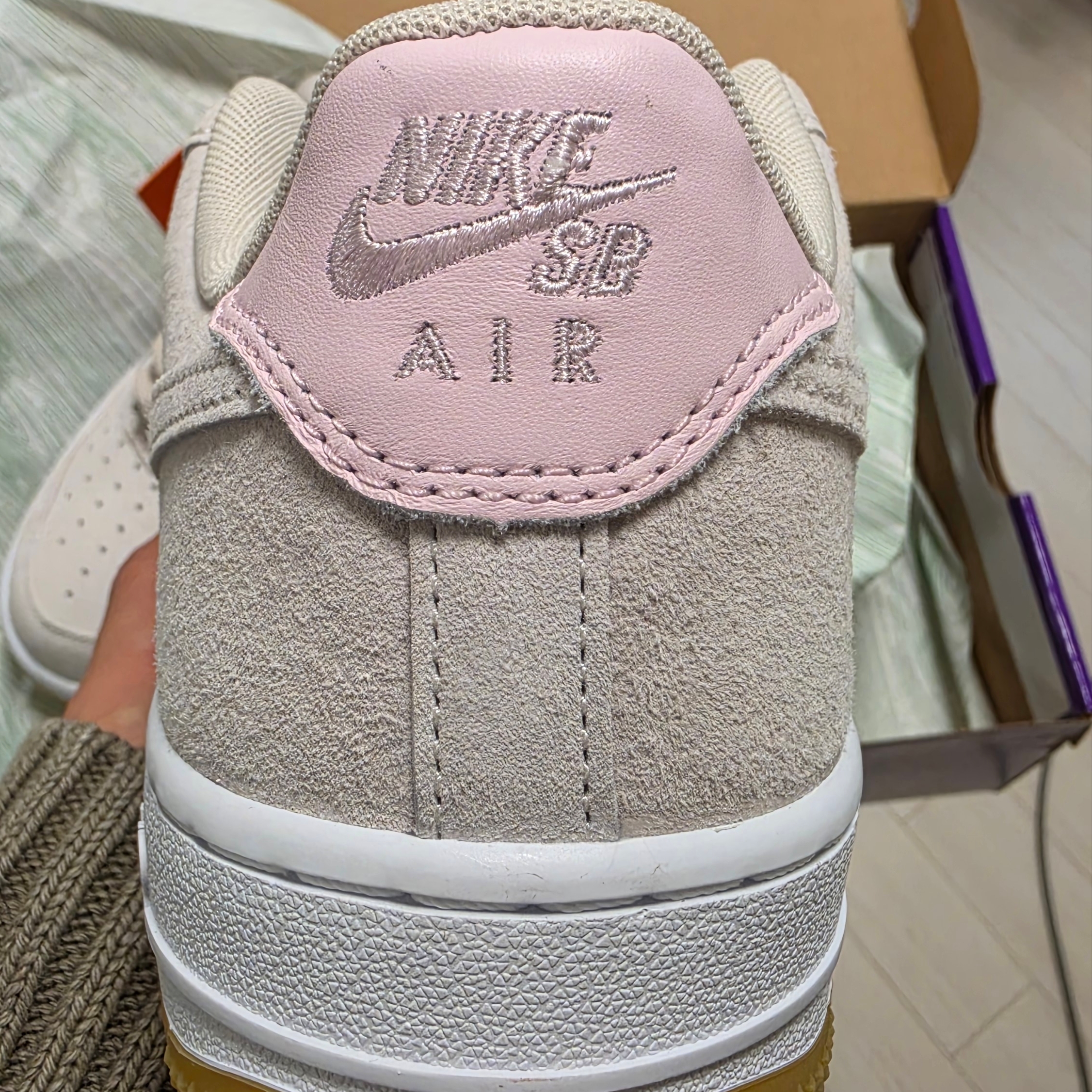 Nike SB Air Force 1 Low Light Orewood Brown and Pink Foam 착용 스타일 - 4