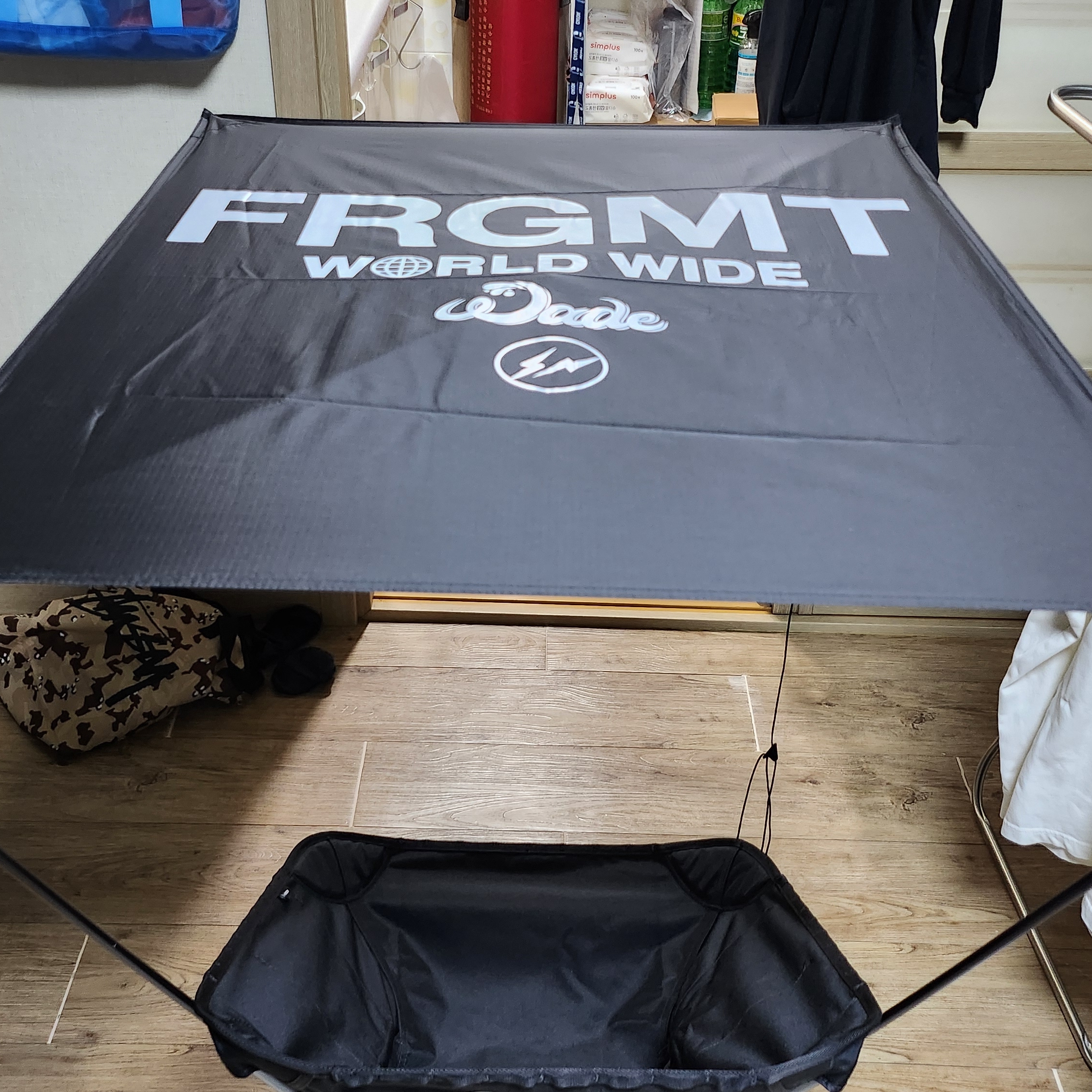 WADE x FRGMT Helinox Personal Shade, WADE x FRGMT Helinox Chair One 착용 스타일 - 2