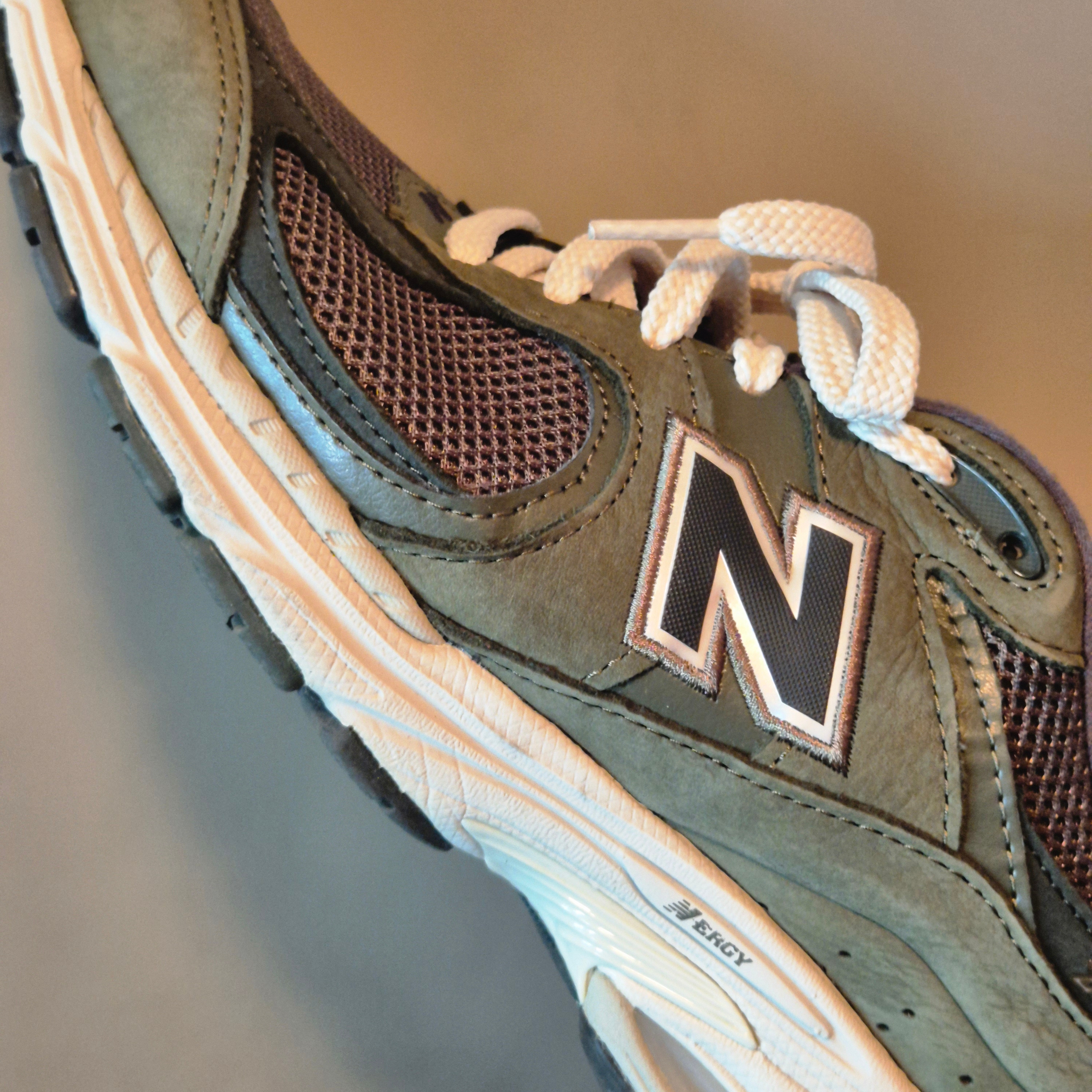 New Balance 2002R Grape Leaf 착용 스타일